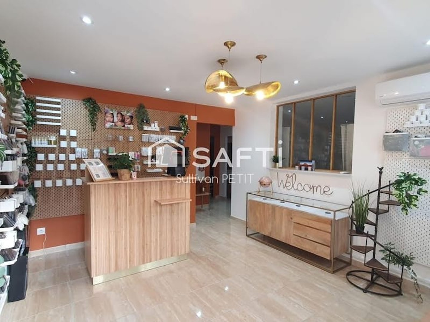 Local 6 pièces 64 m²