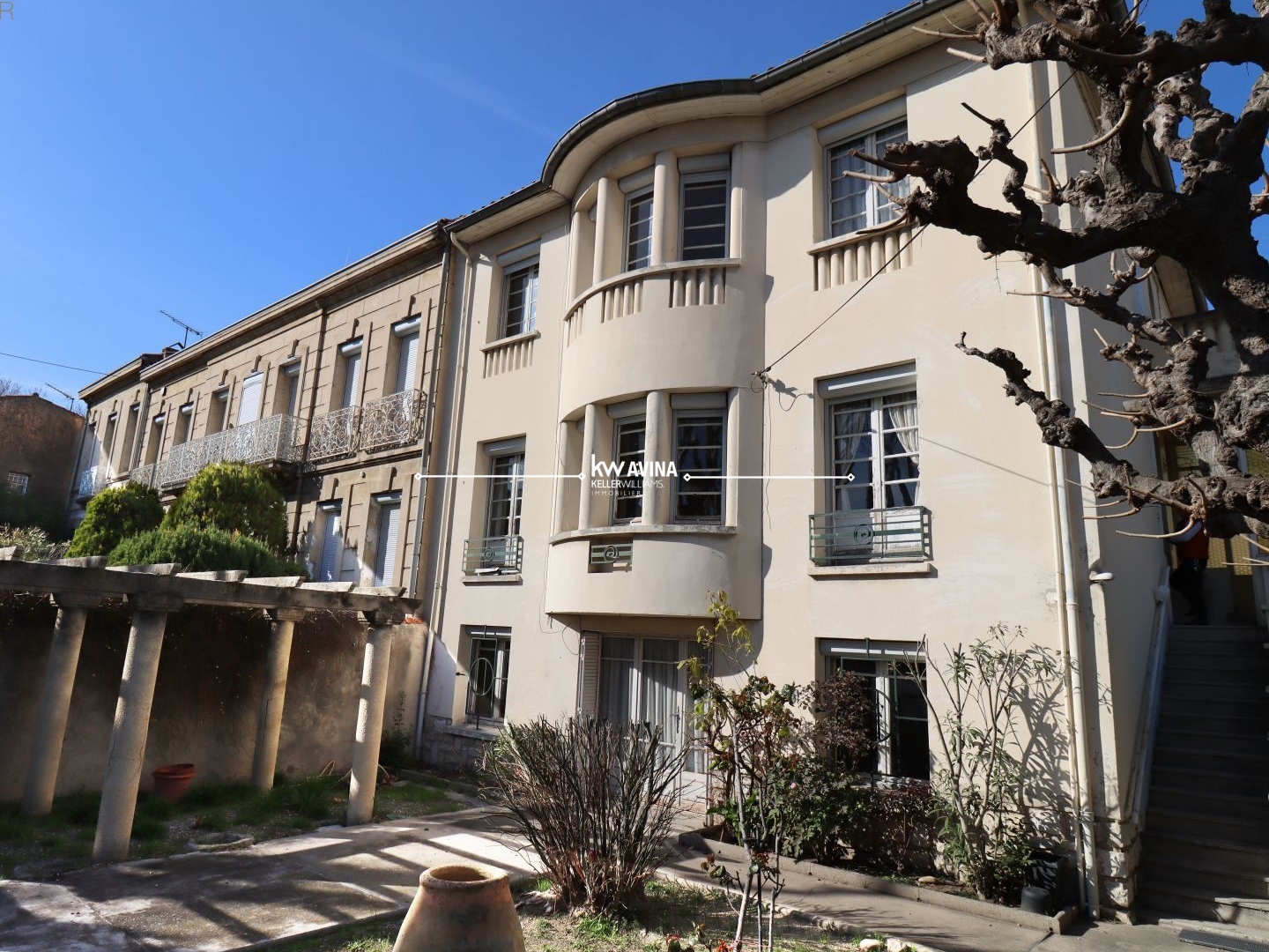 Maison à vendre - 9 pièces - 227m2 - Salon-De-Provence (13300)