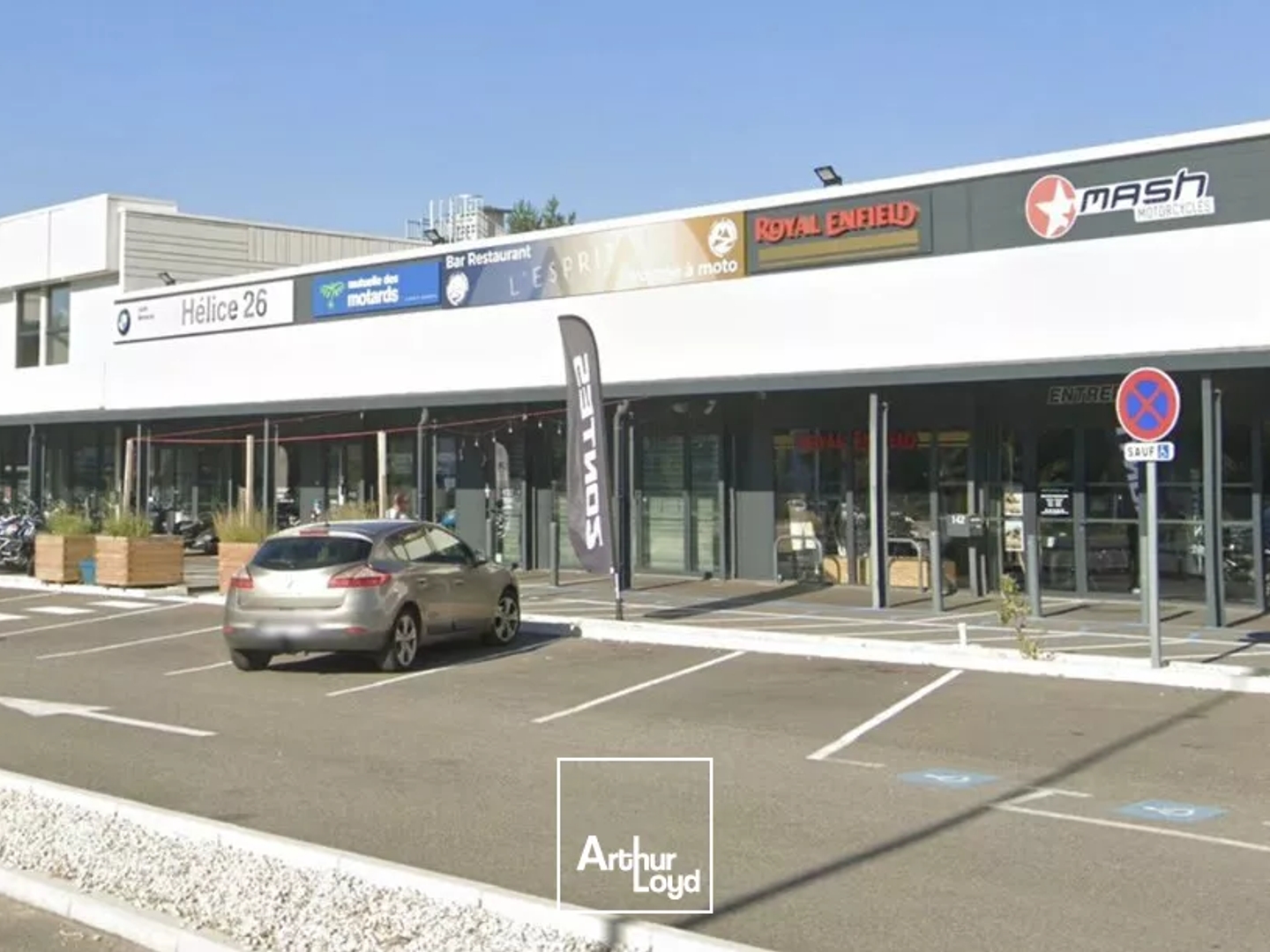 Local commercial à vendre à Valence 670 m² avec vitrine et mezzanine