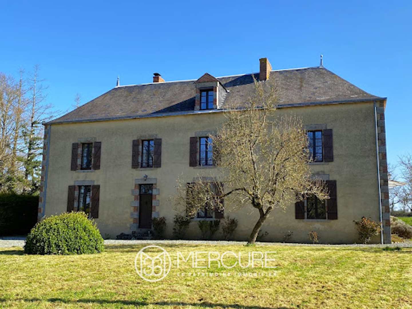 Maison à vendre - 11 pièces - 310m2 - Loiré (49440)