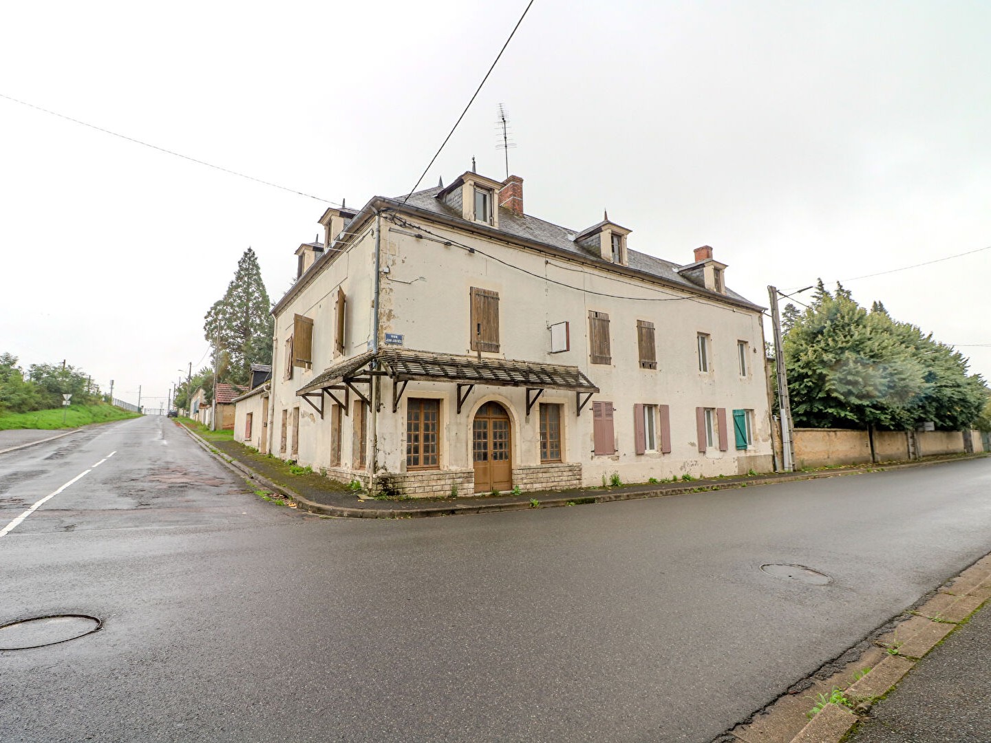 Hôtel 13 pièces 423 m²