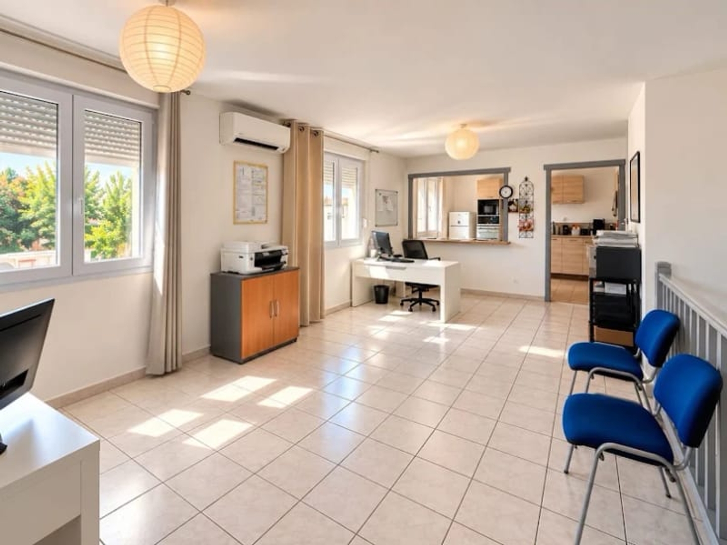 Locaux à vendre - 8 pièces - 400m2 - Poussan (34560)