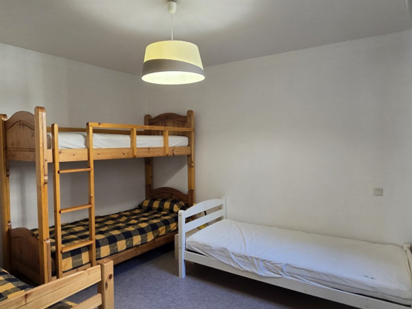 Appartement à vendre - 2 pièces - 75m2 - Bagnères-De-Luchon (31110)