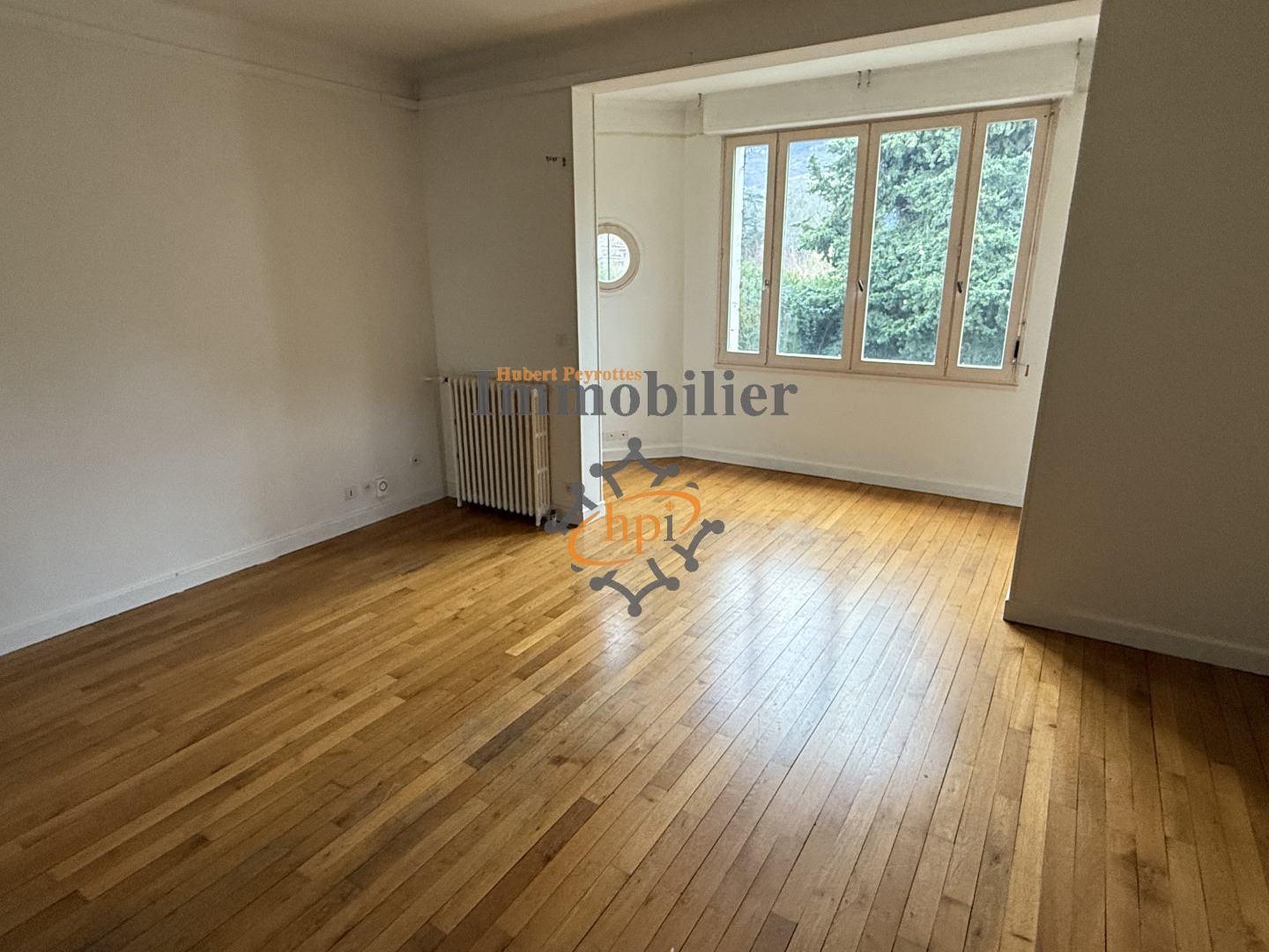Maison à vendre - 8 pièces - 227m2 - Millau (12100)