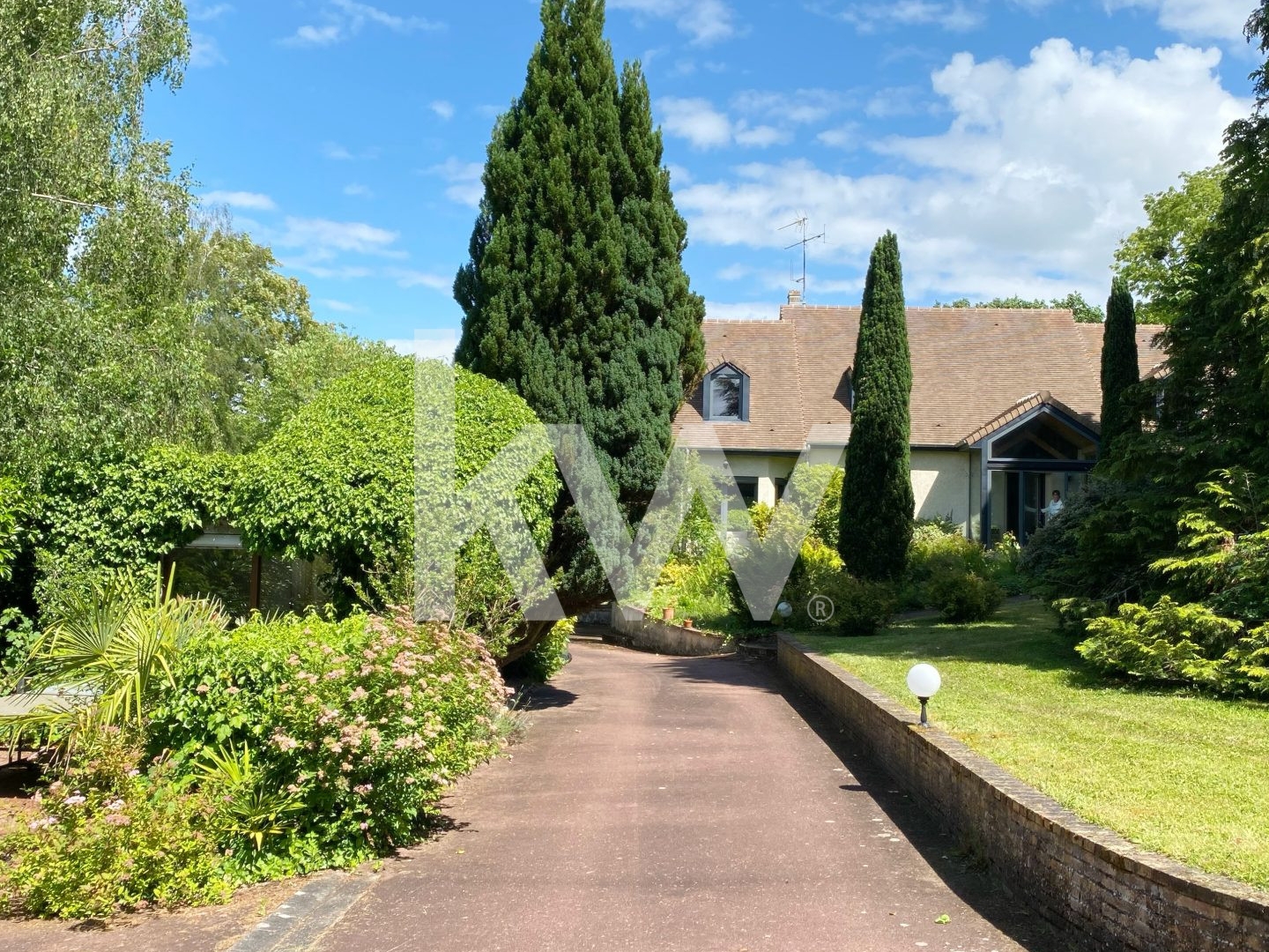 Maison T7 (184 m²) à vendre à SAINT REMY L HONORE