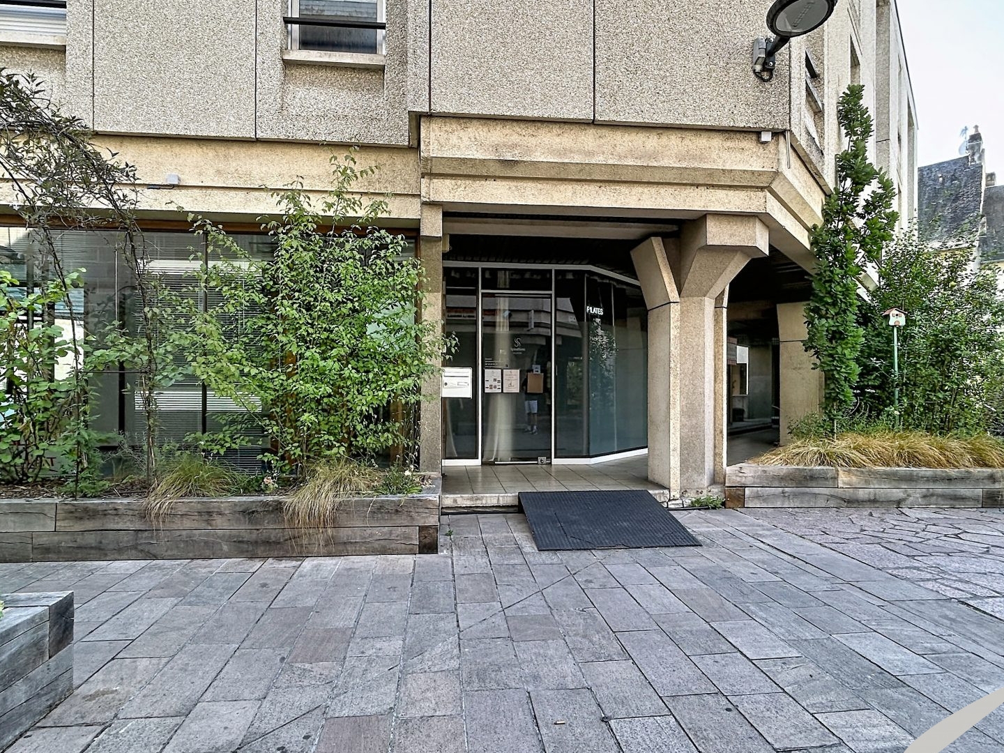 Local professionnel 156 m²