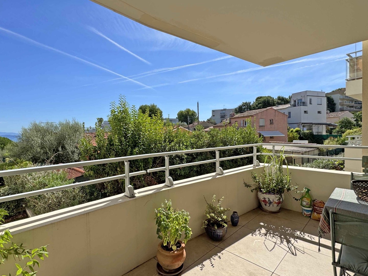 Exclusivite Antibes 3 Pièces Avec Vue Mer Et Garage Au Calme Absolu