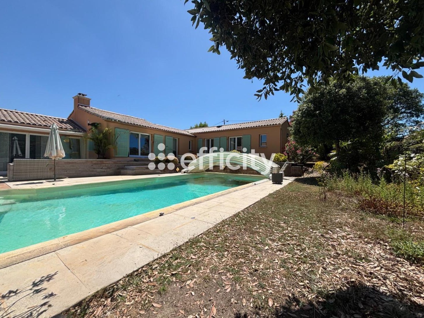 Maison 6 pièces 220 m²