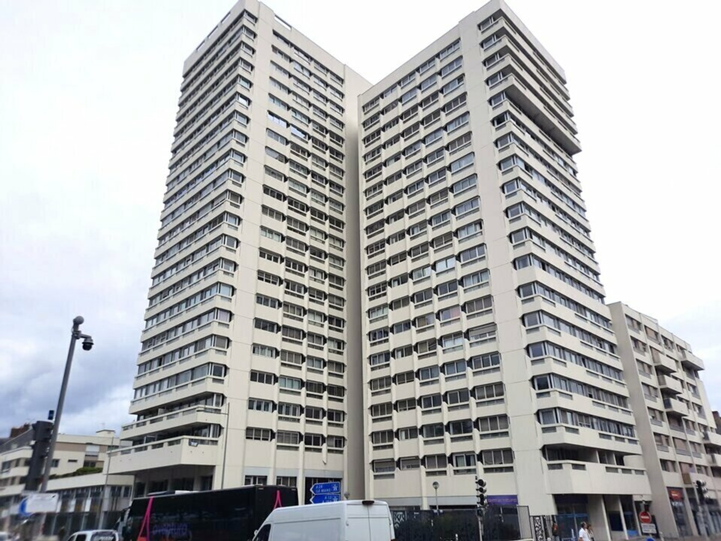 Local professionnel 178 m²