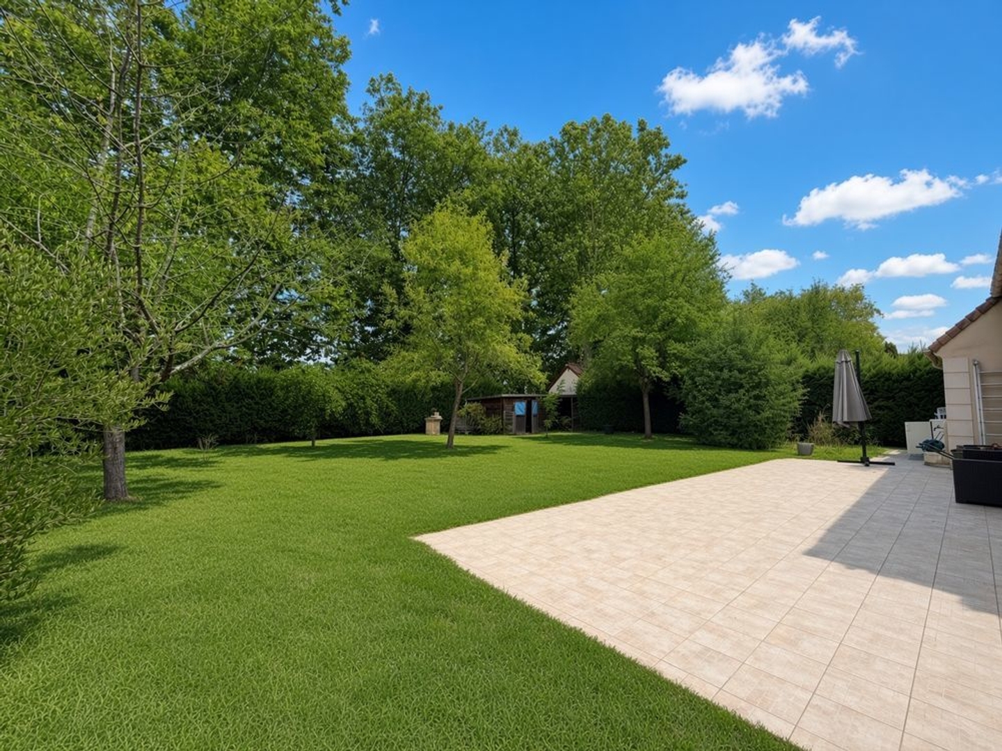 Maison à vendre - 7 pièces - 154m2 - Saint-Pierre-Lès-... (77140)