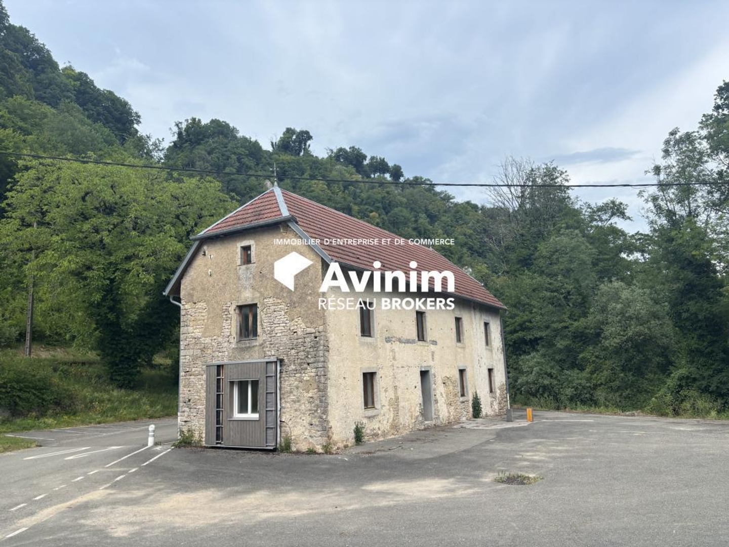 BATIMENTS ACTIVITES 3700 m² sur Terrain 13 000 m² NORD FRANCHE