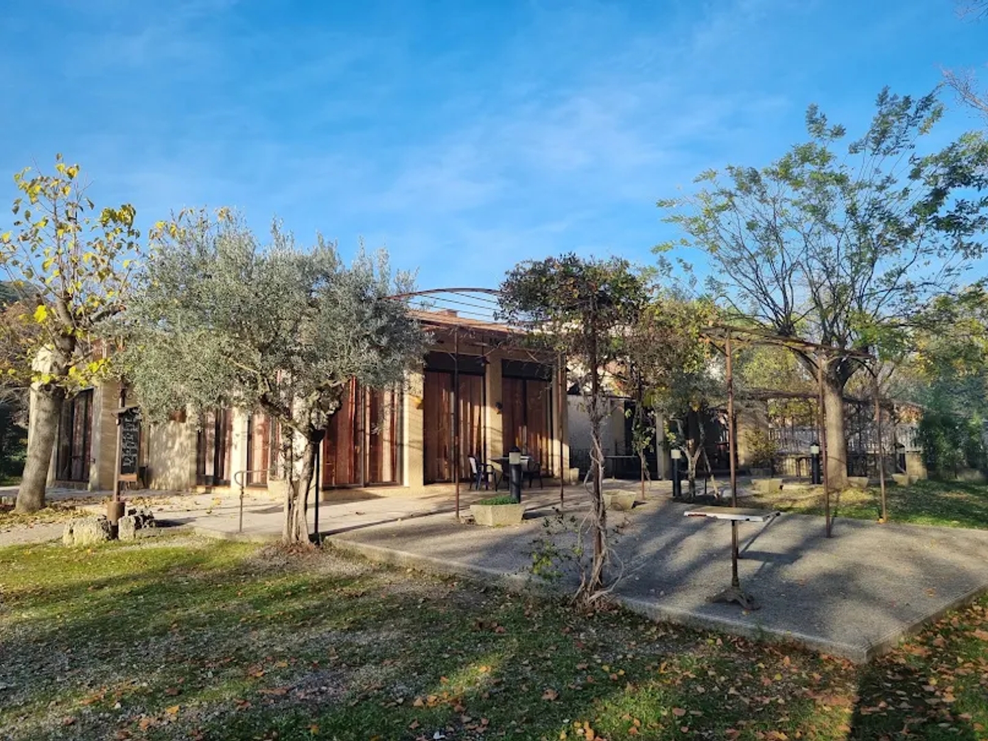 Magasin à vendre - 256m2 - Oraison (04700)