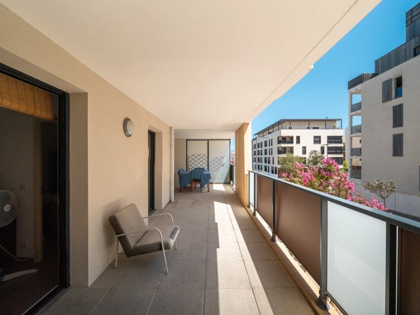 Vends appartement - 43.52 m² - 2 pièces, 1 chambre - Aix-en-Provence 13100