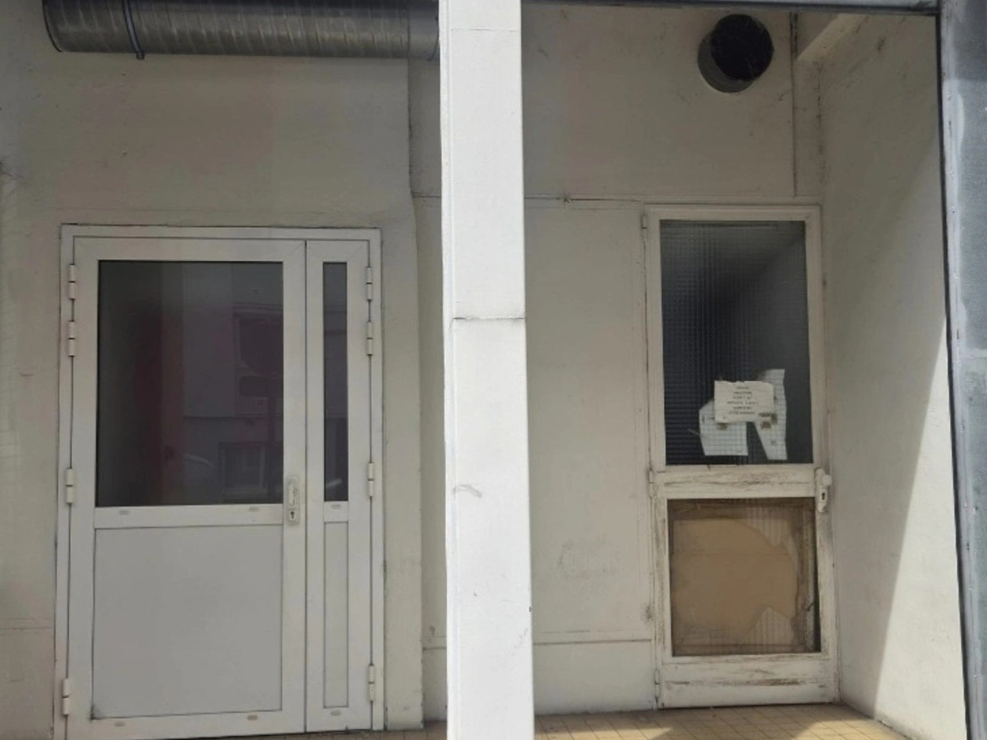 Local d'activité 1 pièce 394 m²