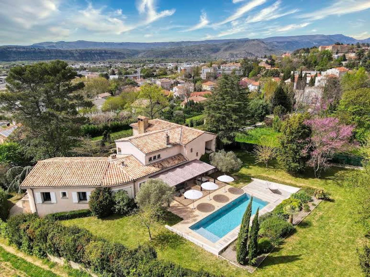 Propriété 400 m²