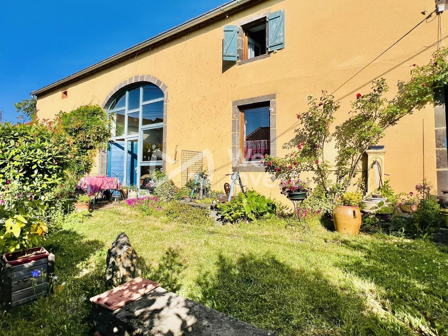 Propriété de 243 m² habitables, avec garage, terrain