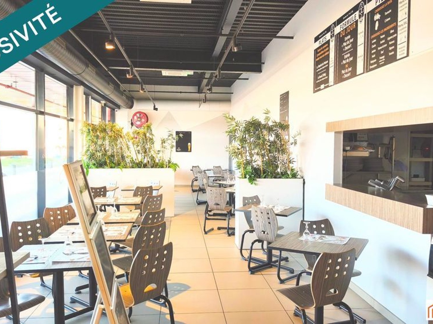 Fonds de bar, brasserie et sa belle terrasse ensoleillée dans un emplacement privilégié à fort passage.