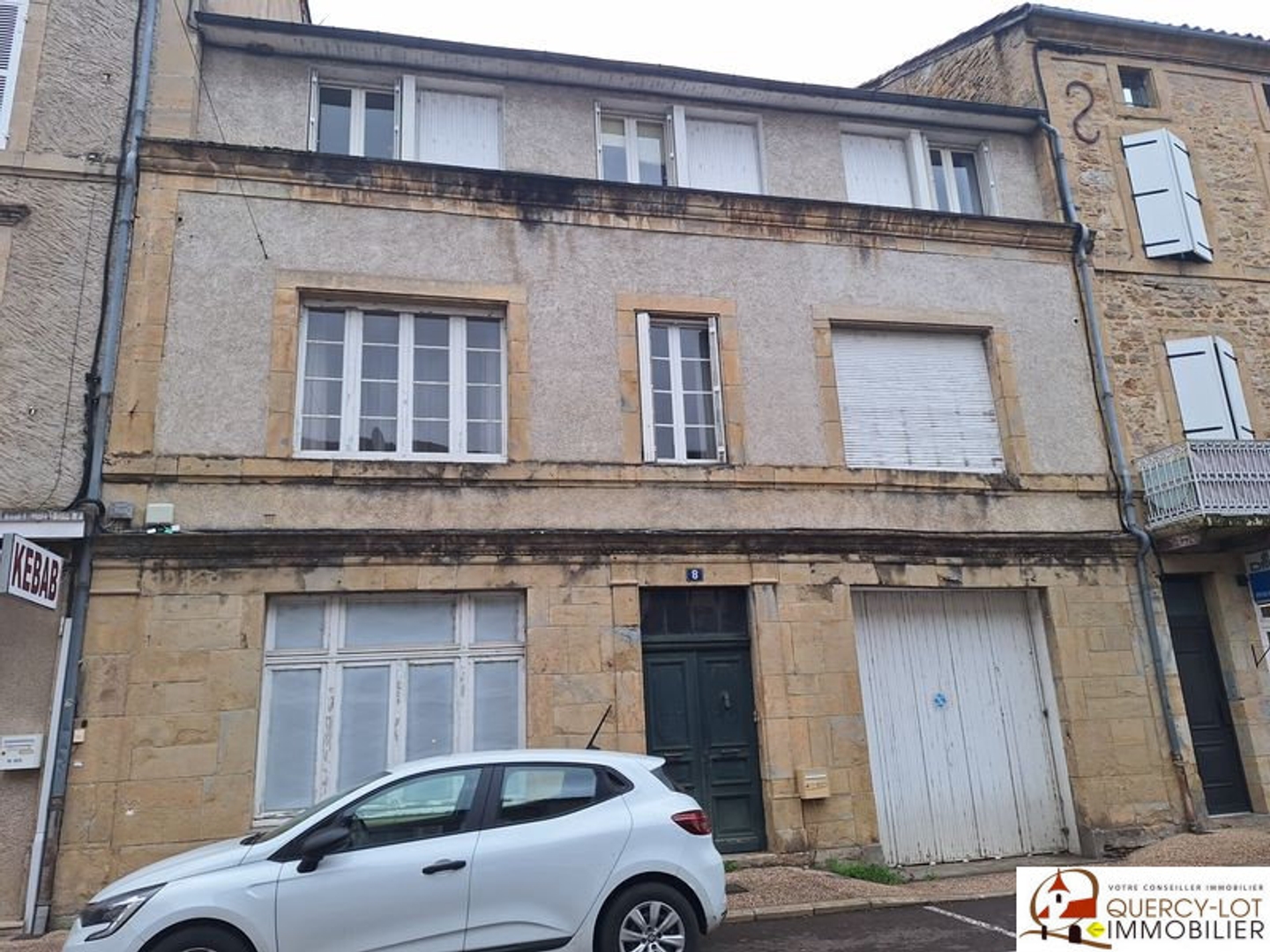 Centre ville Saint Céré - Maison type 7 avec ancien local pr