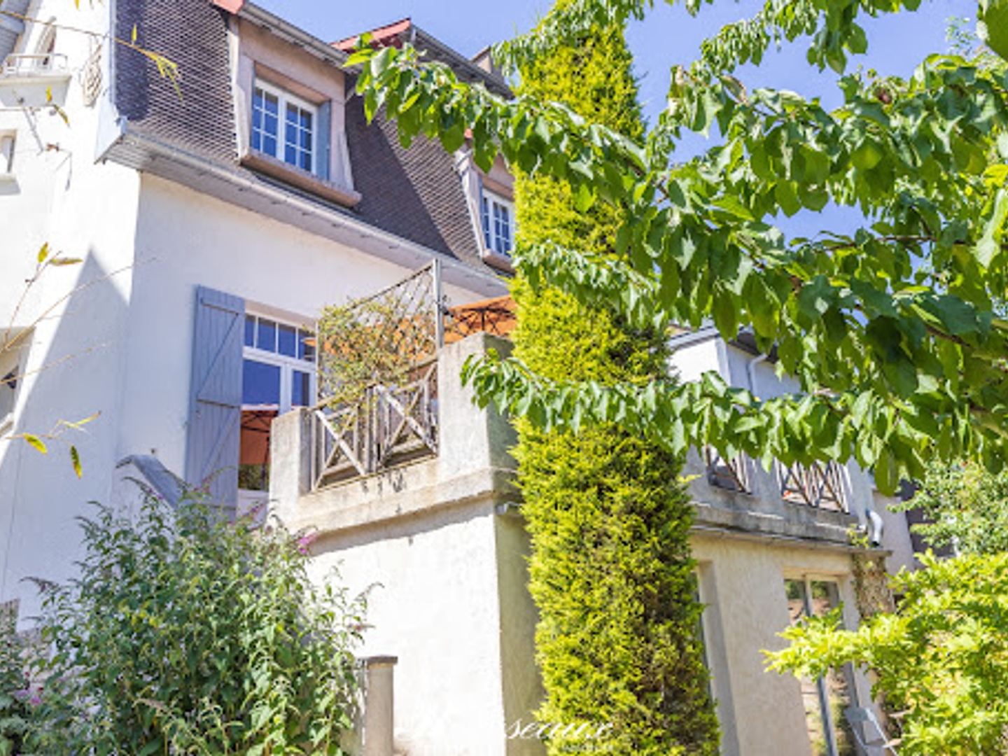 Maison 12 pièces 242 m²