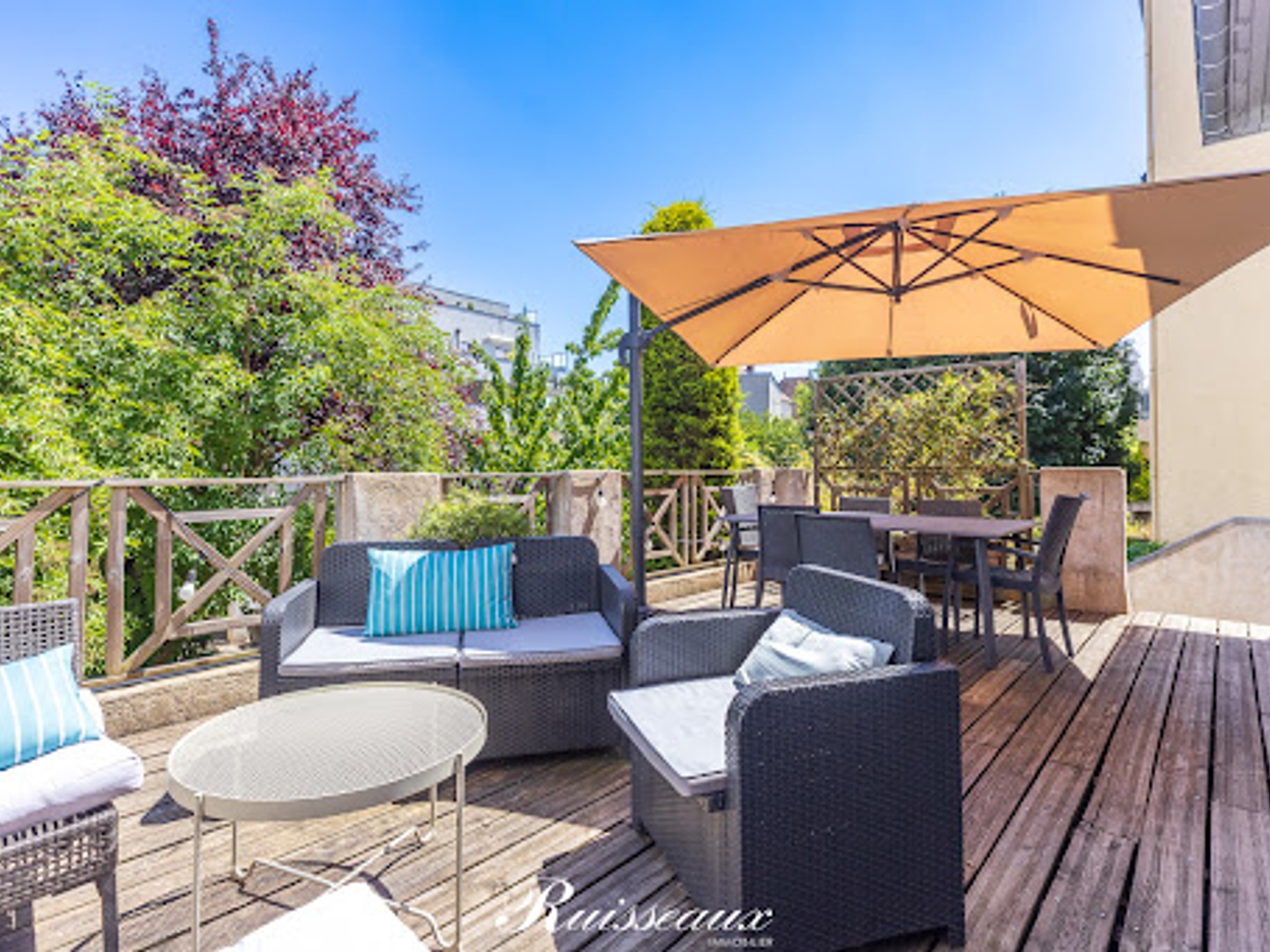 Maison à vendre - 12 pièces - 242m2 - Dijon (21000)