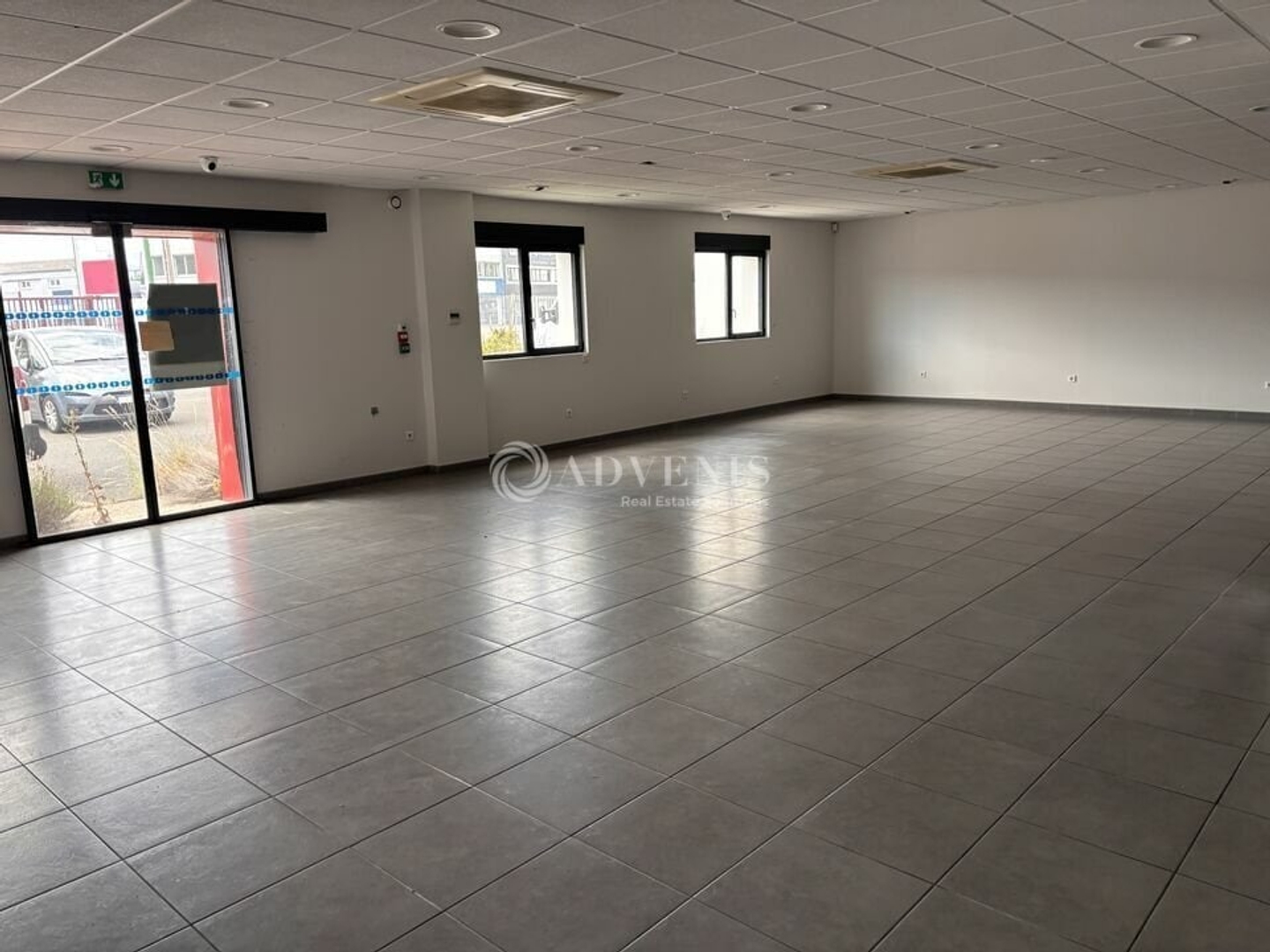 LOCAL D'ACTIVITE A VENDRE