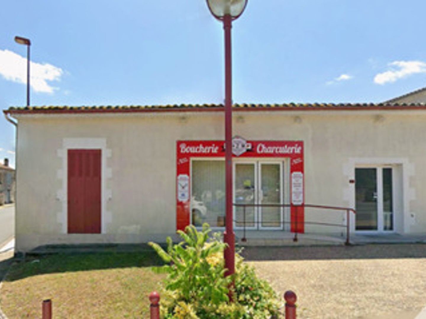A VENDRE VERDILLE CENTRE - LOCAL COMMERCIAL et SES DEPENDANC
