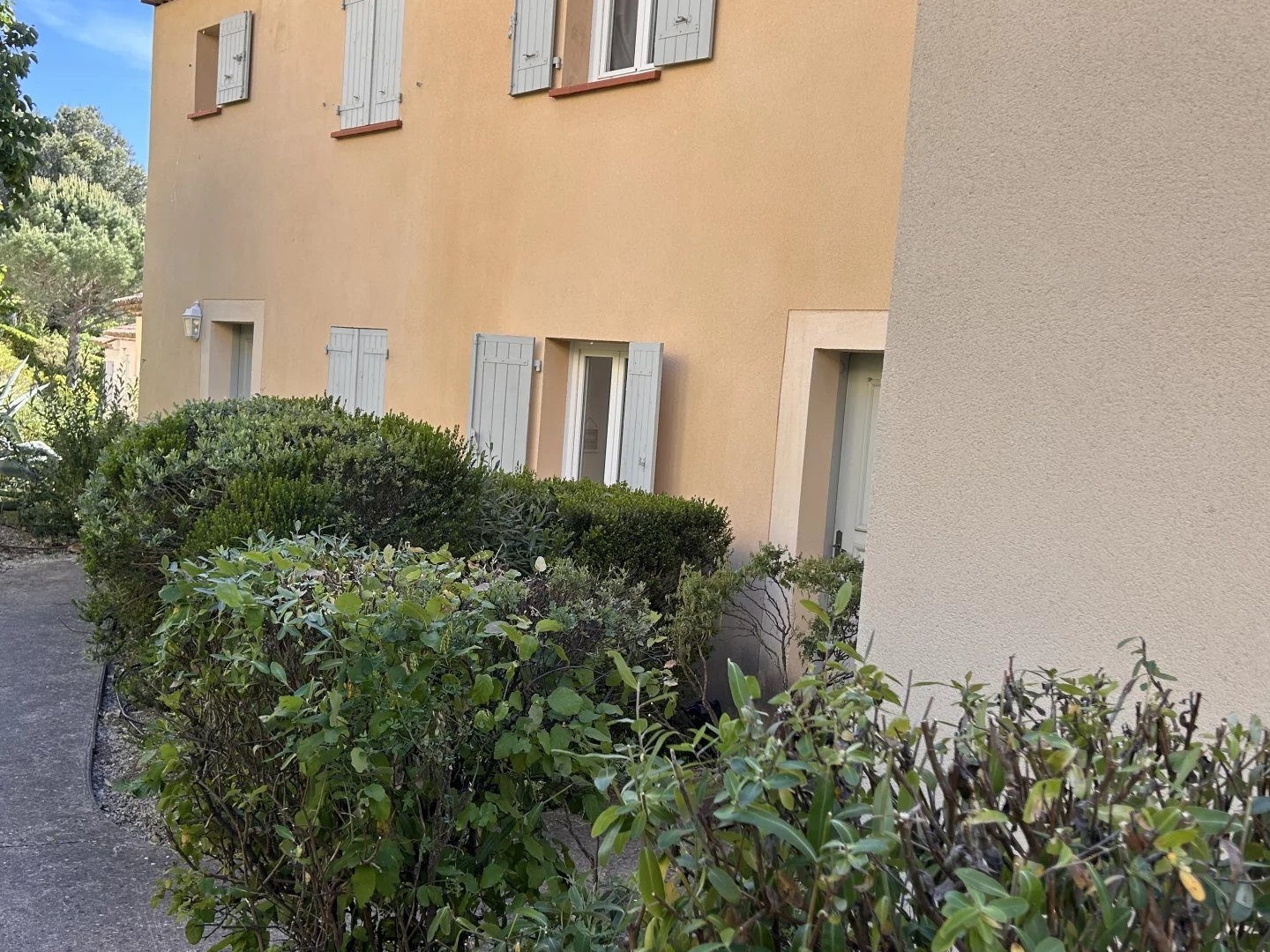 Maison T4 avec piscine neuve pour la résidence et parking à Mallemort