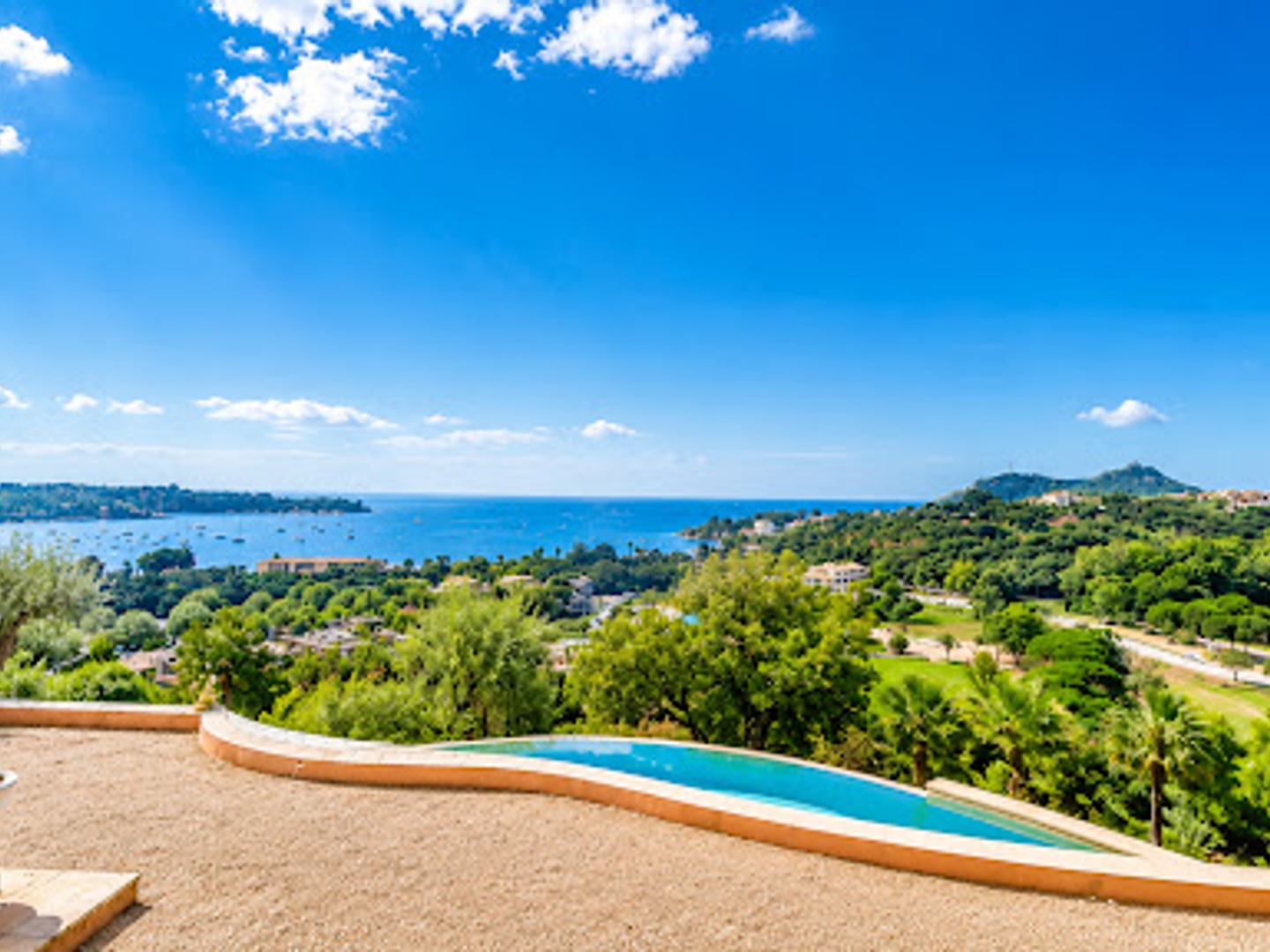 Maison à vendre - 4 pièces - 113m2 - Saint-Raphaël (83530)