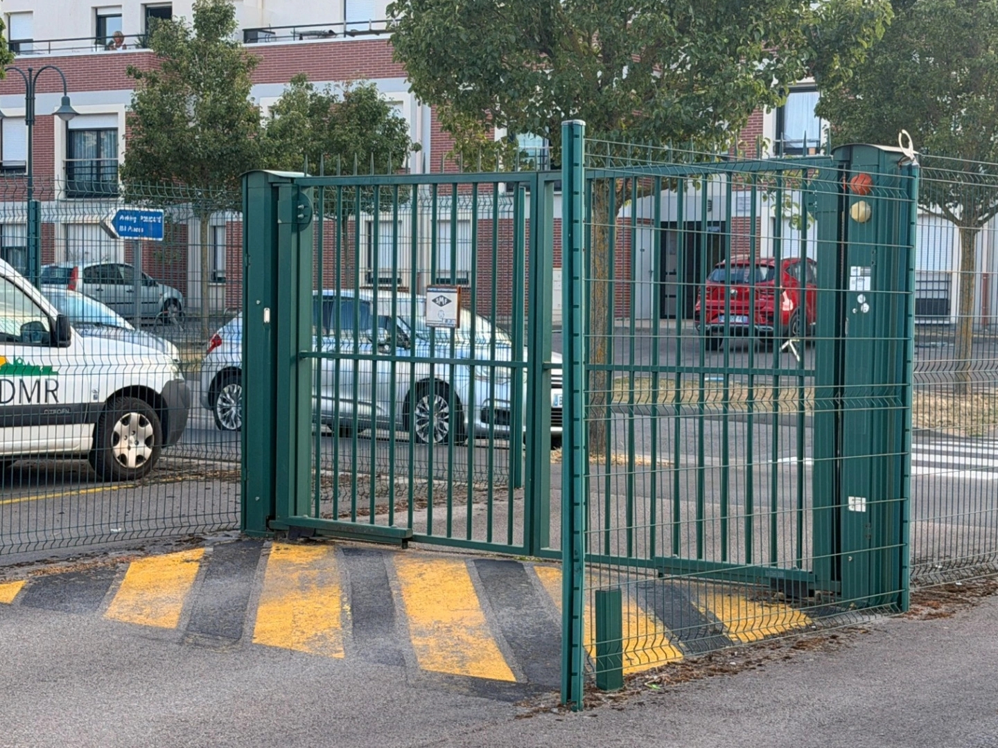 Magasin à vendre - 1 pièce - 11m2 - Margny-Lès-Compiègne (60280)