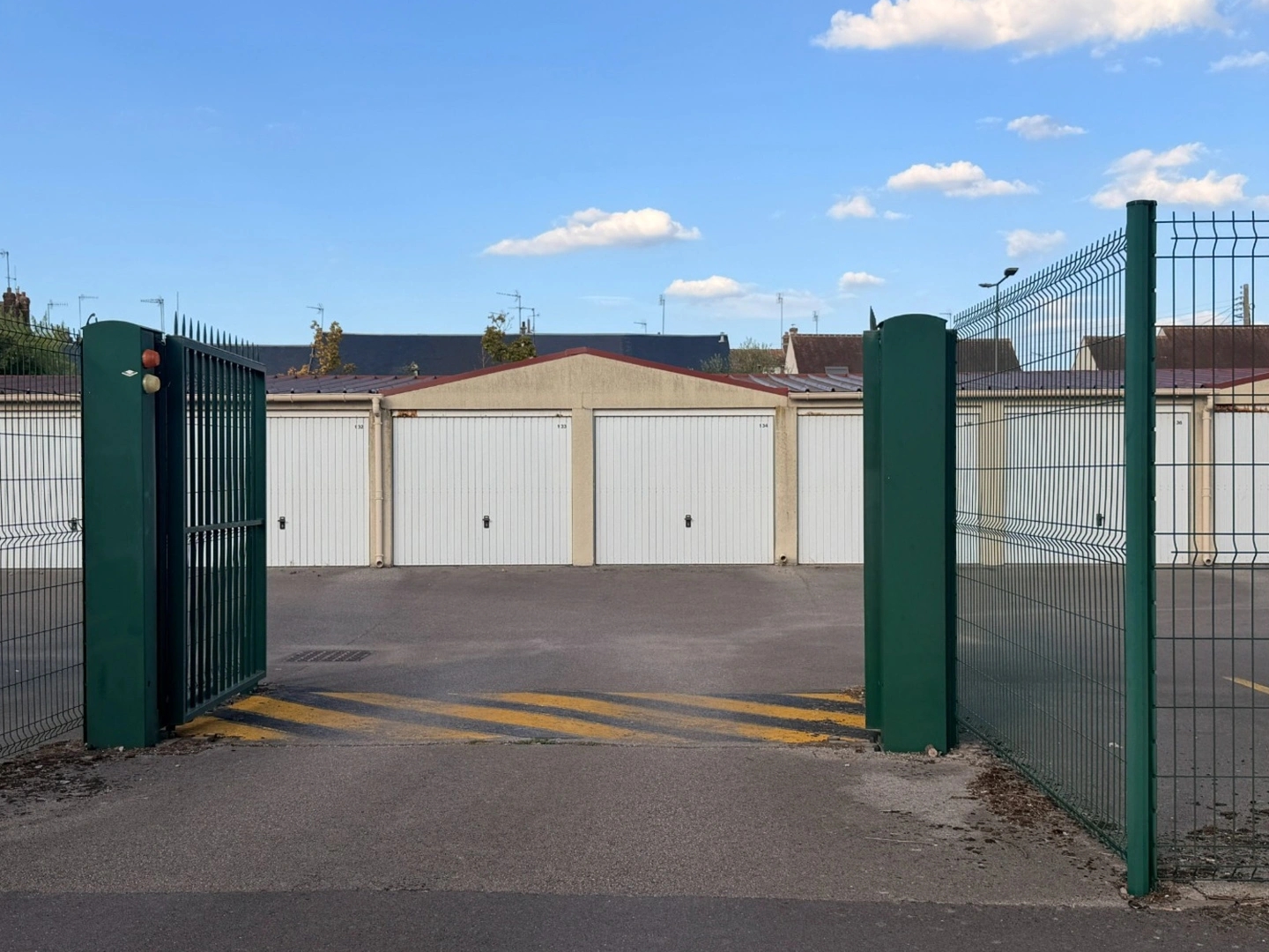 Magasin à vendre - 1 pièce - 11m2 - Margny-Lès-Compiègne (60280)