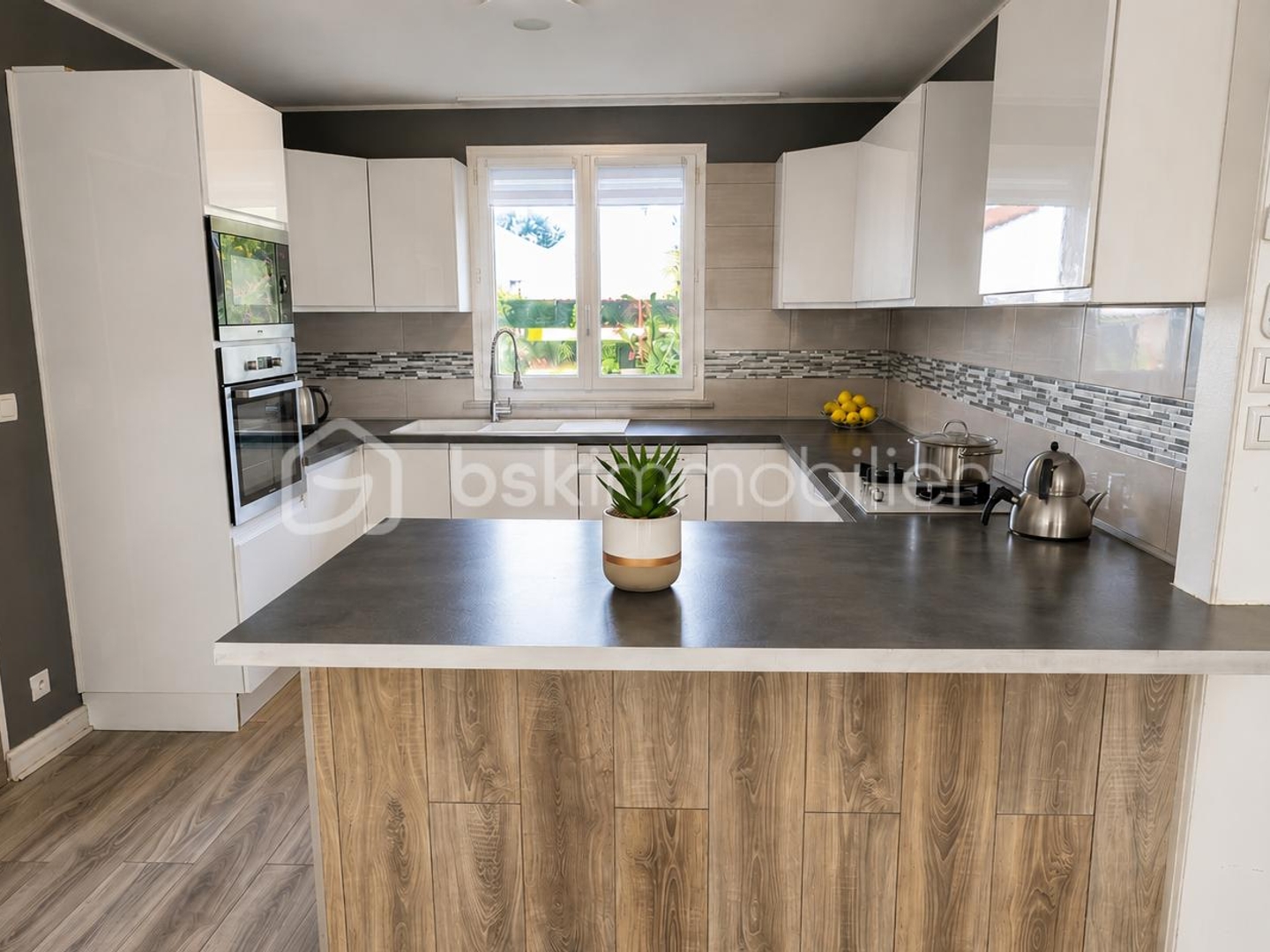 Maison à vendre - 7 pièces - 121m2 - Savigny-Le-Temple (77176)