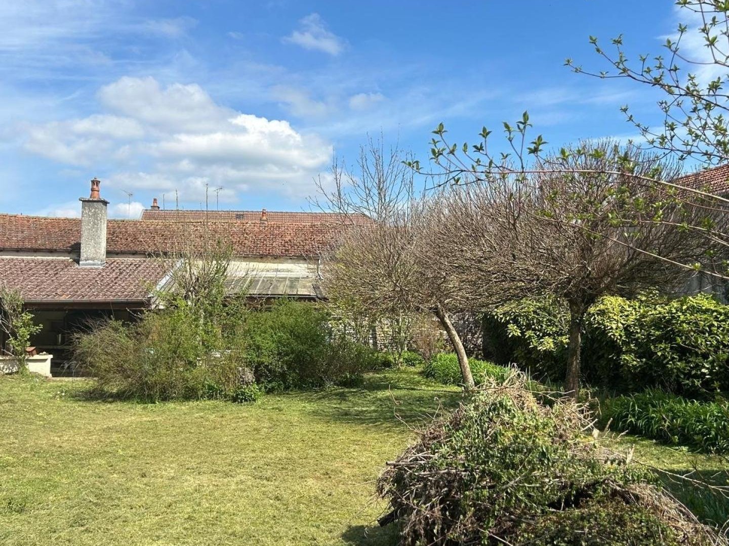 Maison à vendre - 15 pièces - 450m2 - Liffol-Le-Grand (88350)