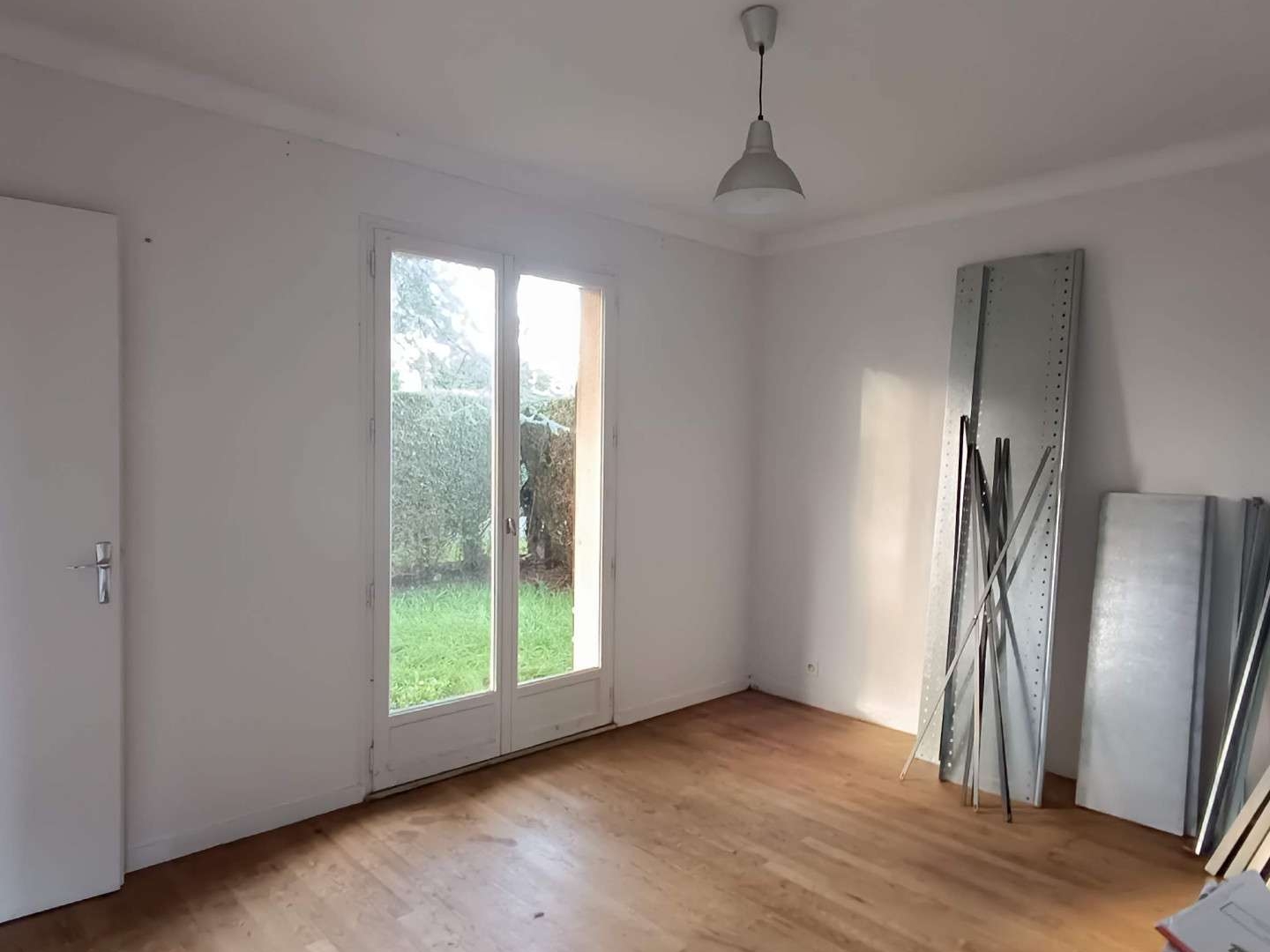 AV bureaux 70m² emplacement privilégié à Dinan