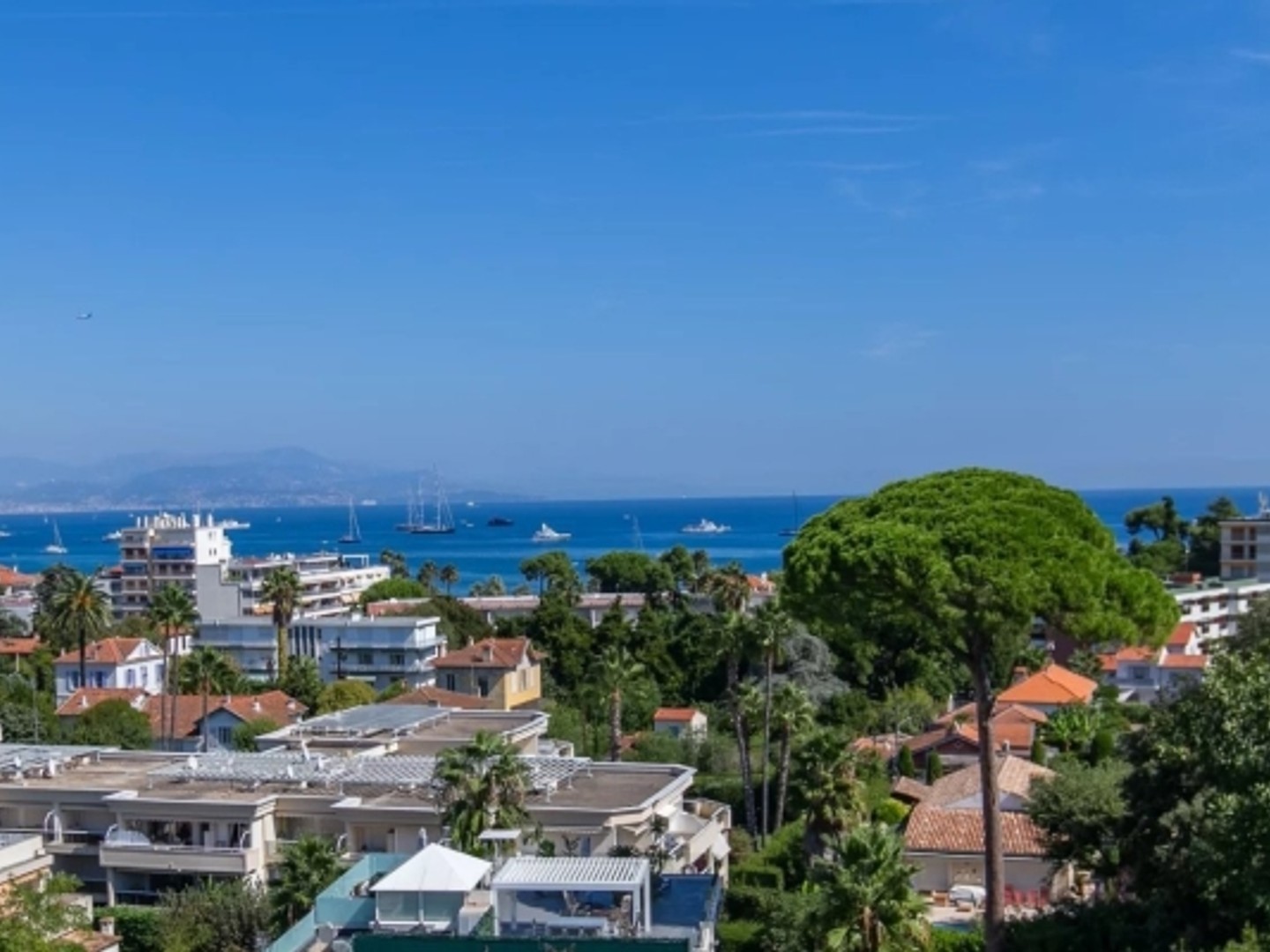 ROSTAGNE VUE MER