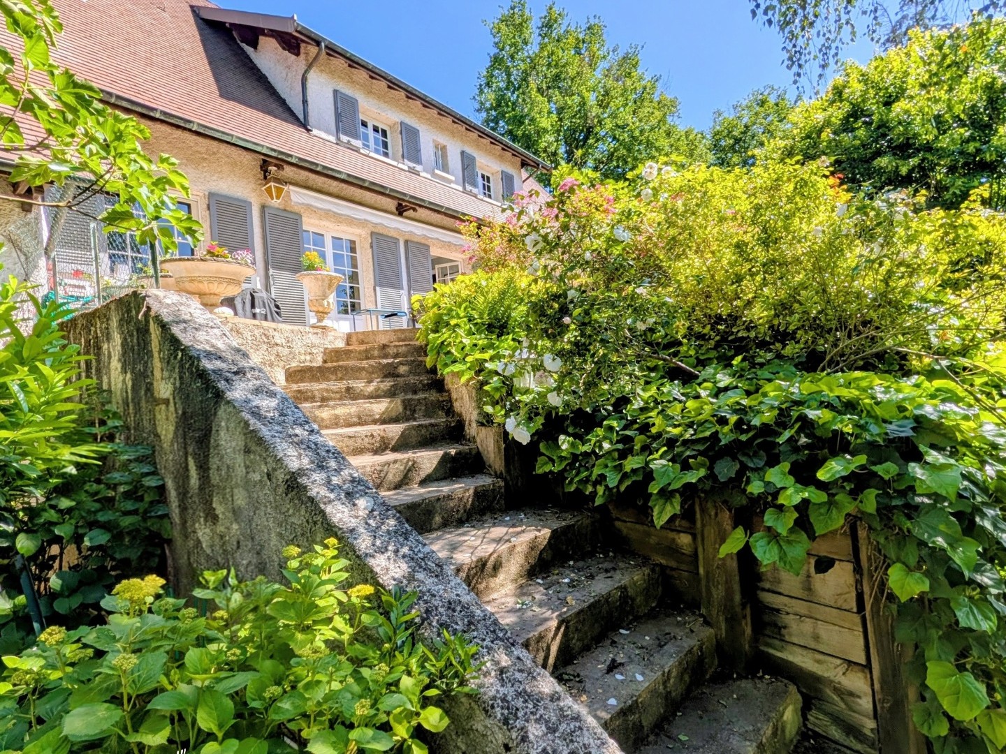 Maison 11 pièces 251 m²
