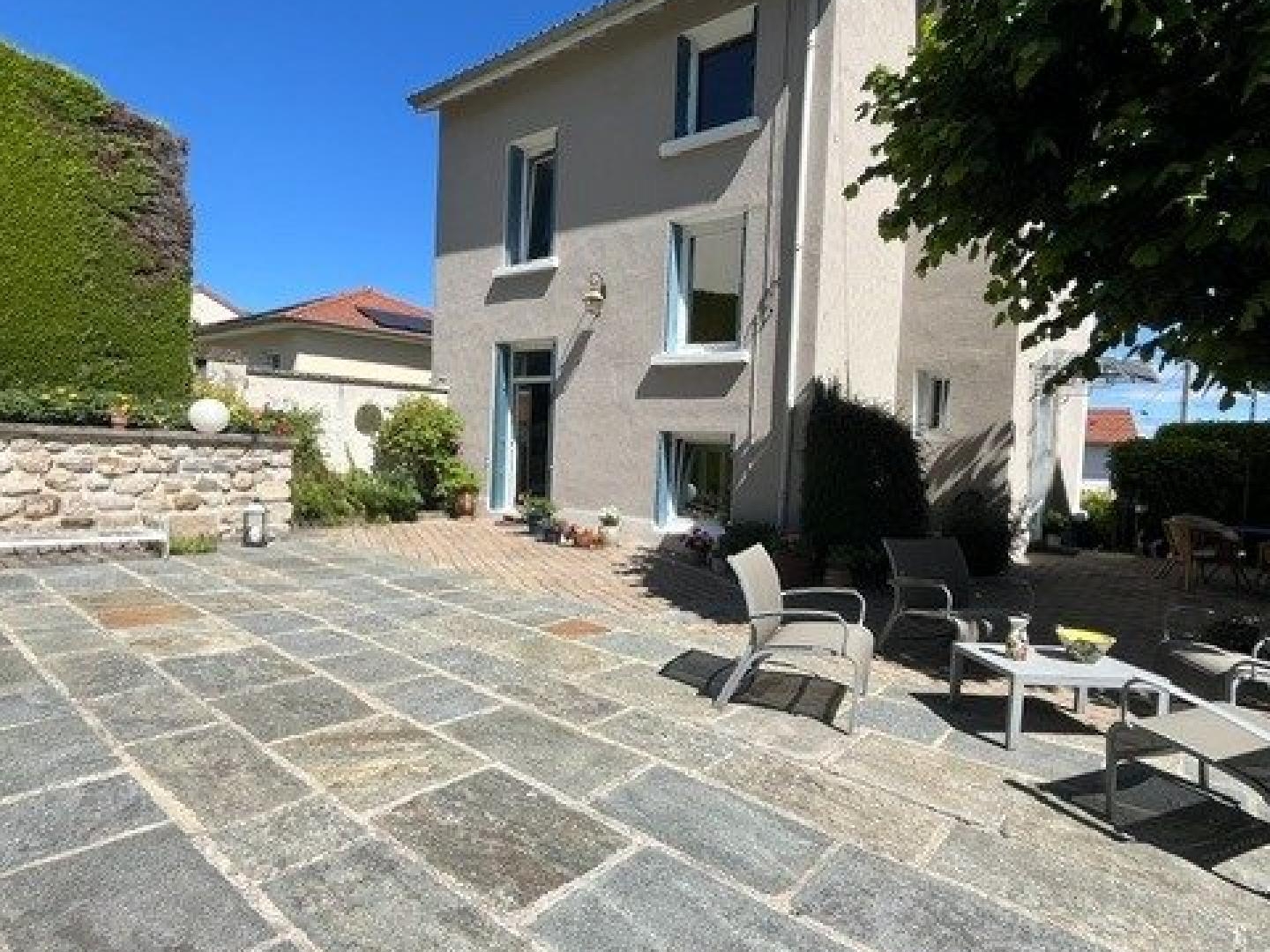 Maison à vendre - 5 pièces - 141m2 - Saint-Étienne (42100)