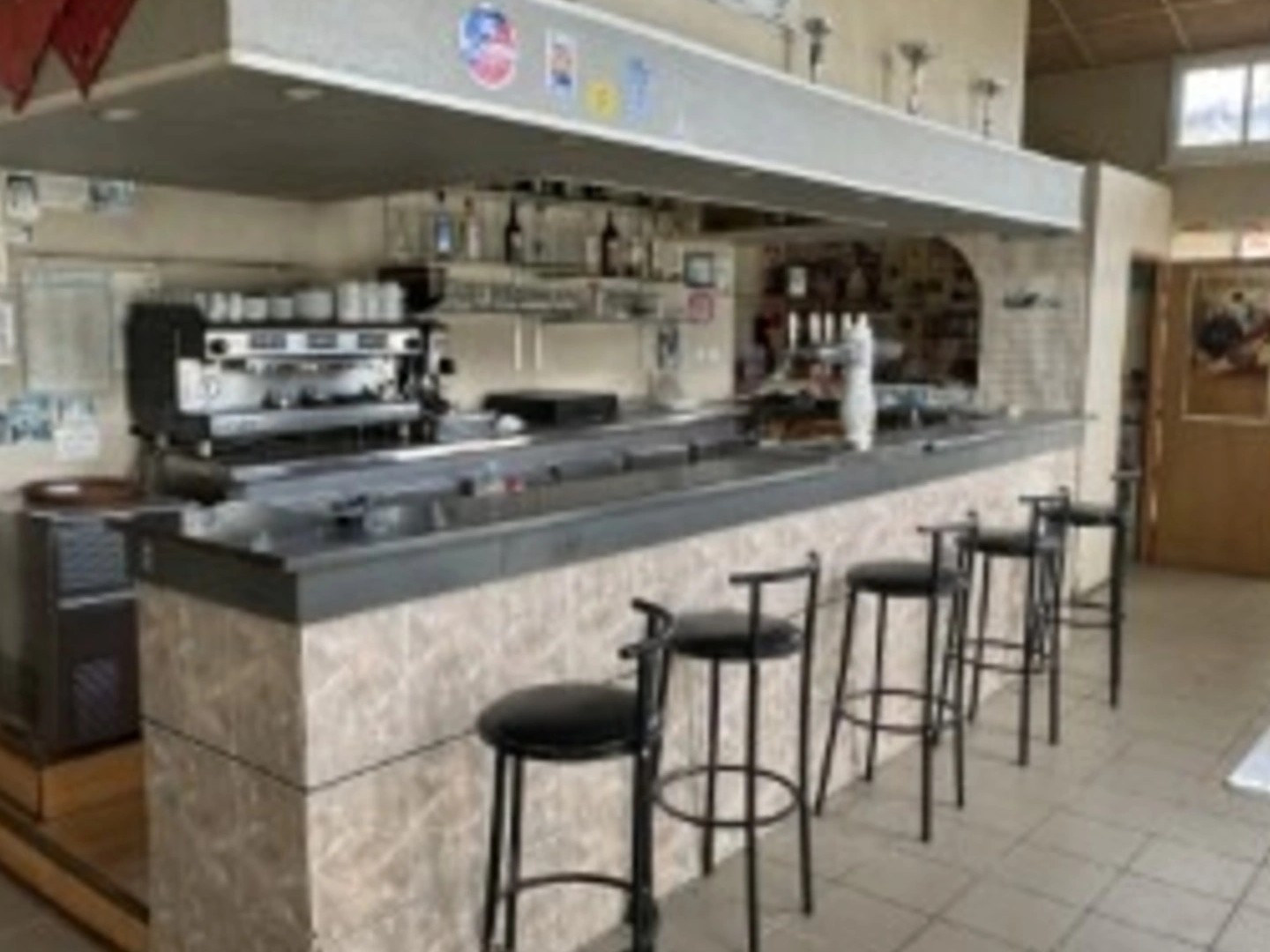 Commerce 13 pièces 400 m²