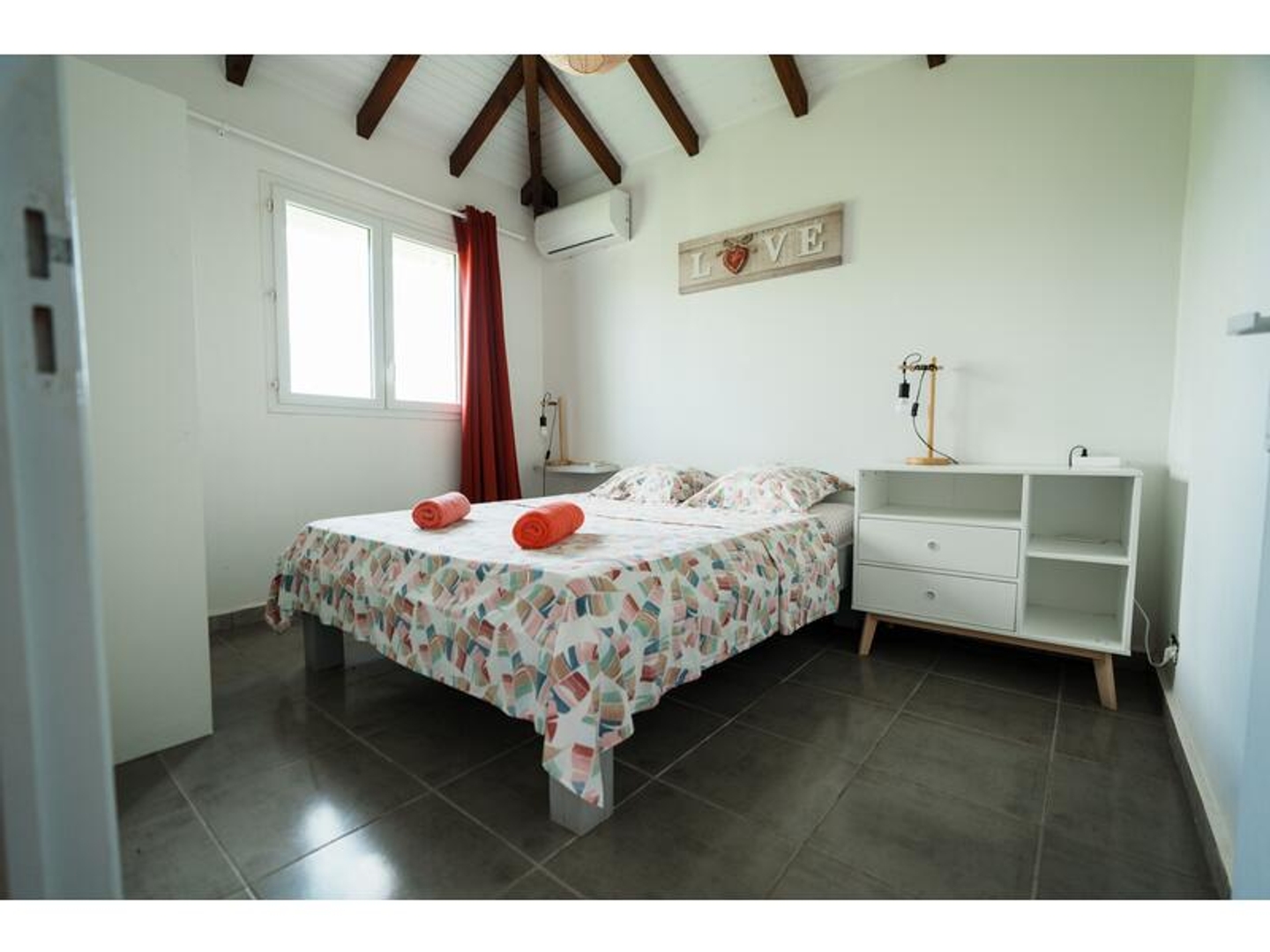 Immeuble à vendre - 6 pièces - 220m2 - Saint-François (97118)