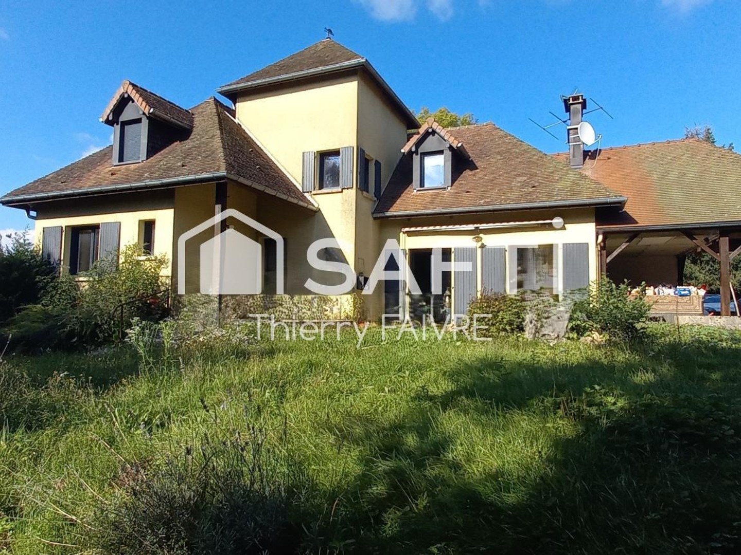 Propriété de charactère proche Champagnole