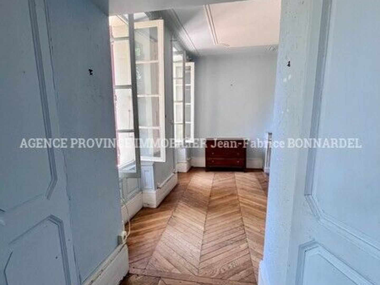 Maison à vendre - 10 pièces - 350m2 - Suze-La-Rousse (26790)