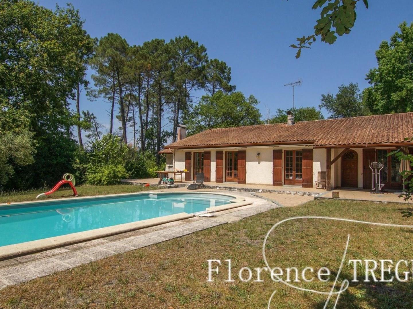 Maison familiale avec piscine et grand jardin AU CALME !