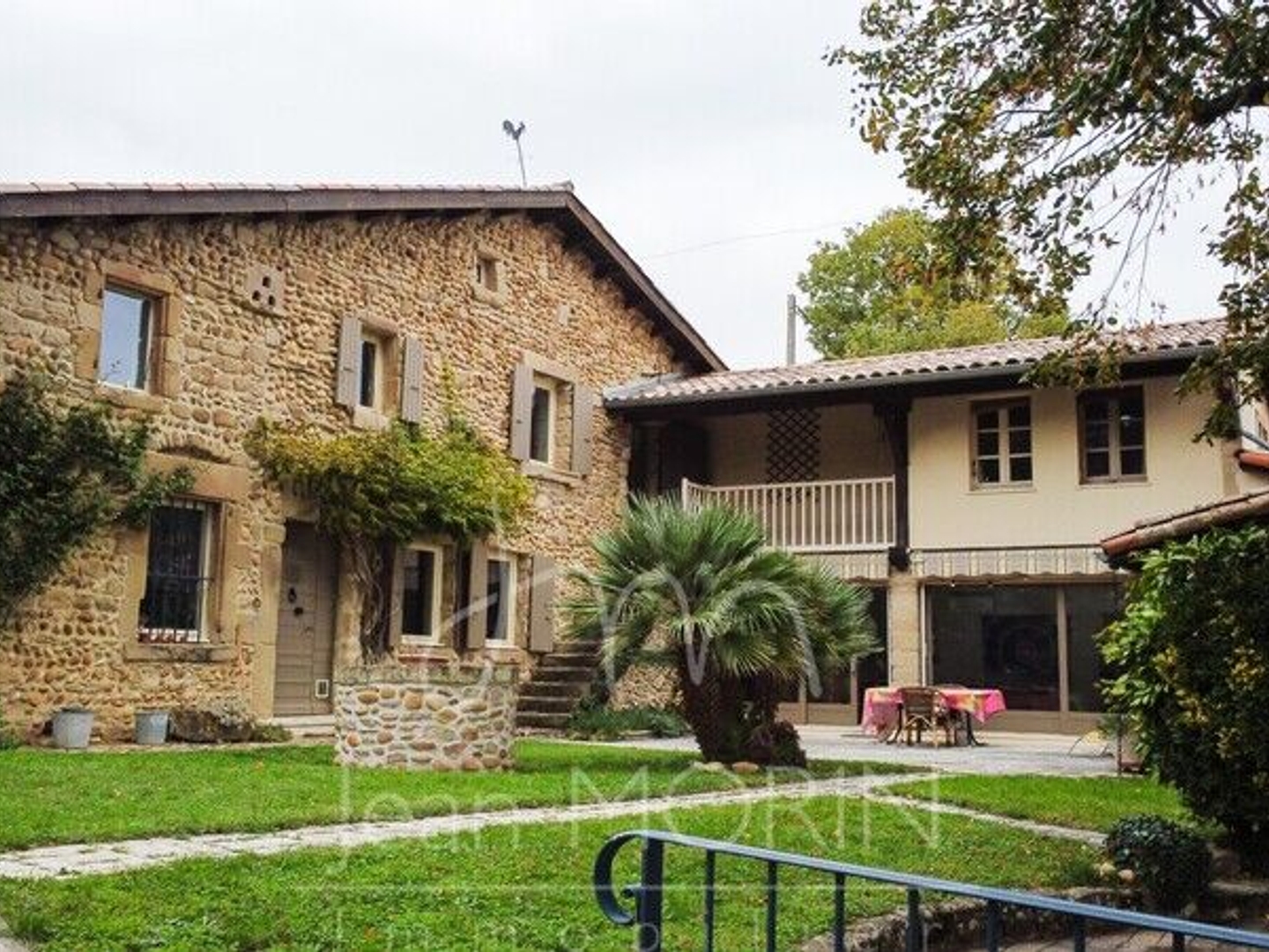 Maison à vendre - 9 pièces - 250m2 - Saint-Bardoux (26260)