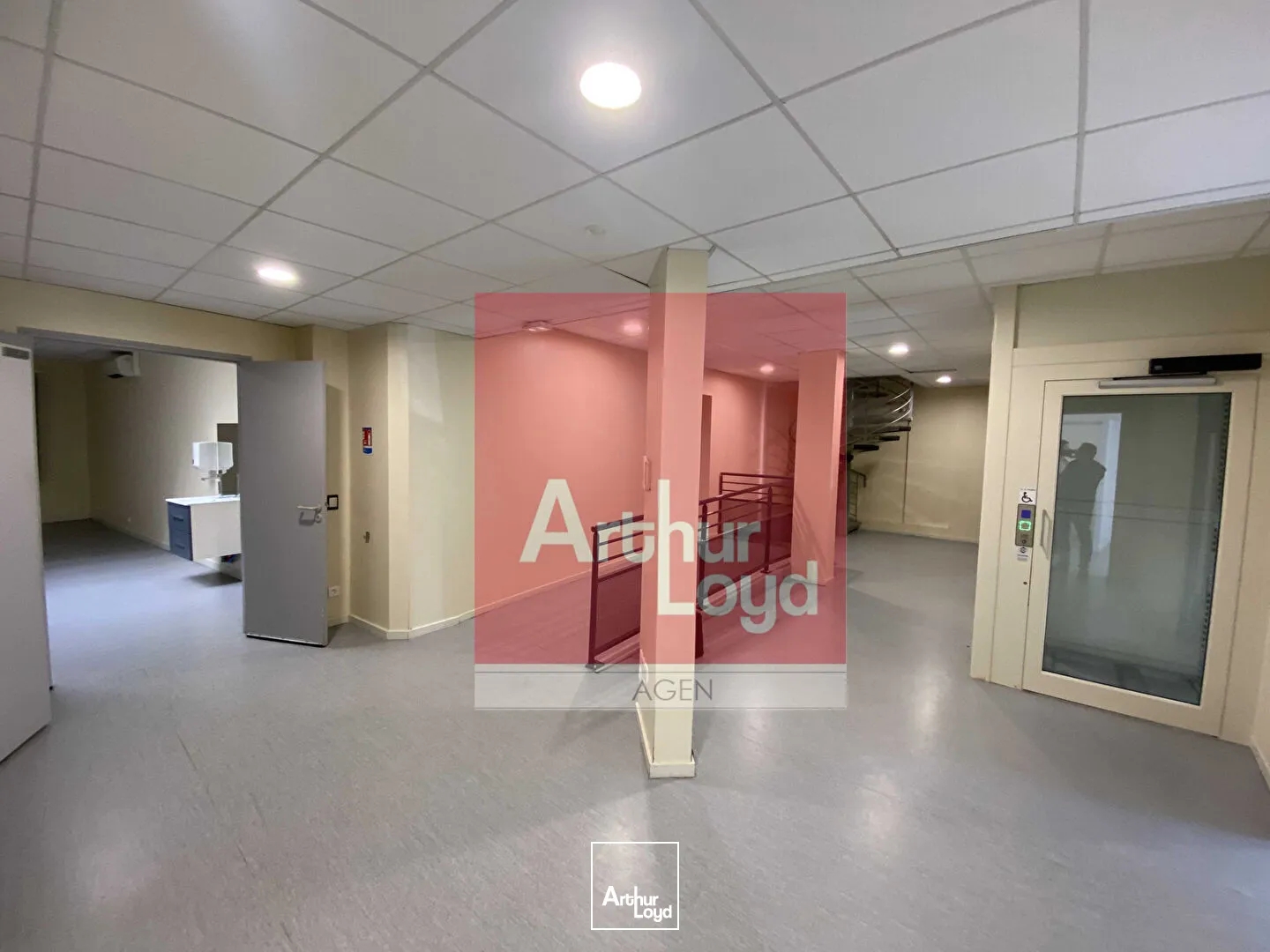 Immeuble de Bureaux Sainte Livrade Sur Lot 330 m2