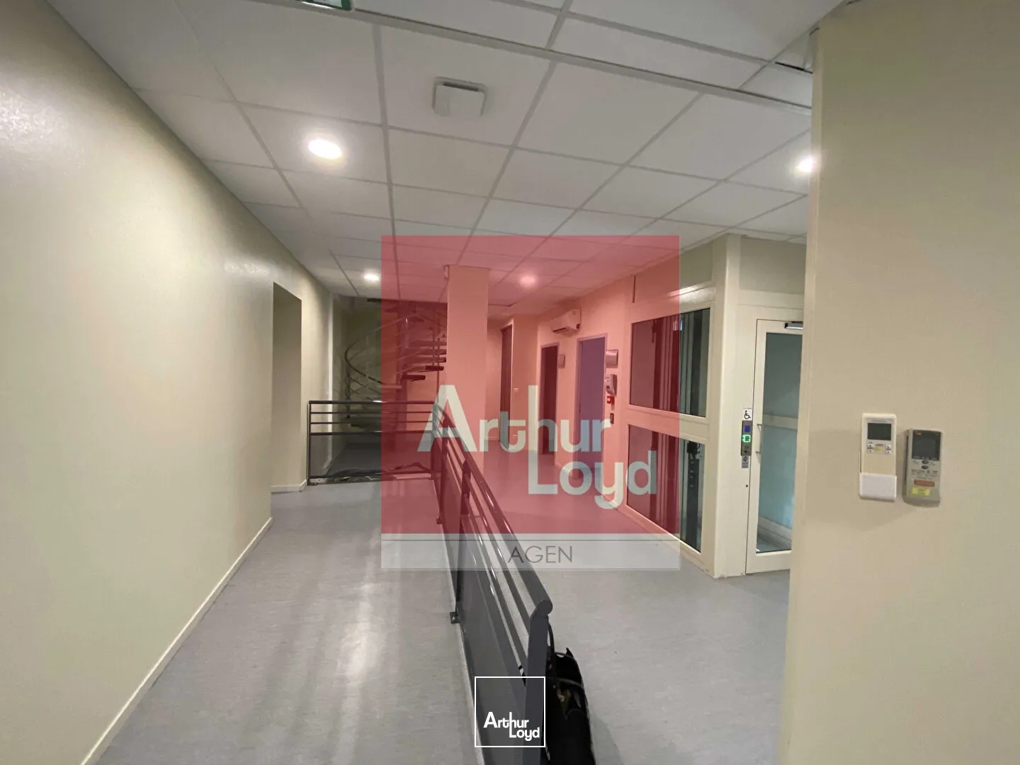 Immeuble à vendre - 330m2 - Sainte-Livrade (31530)
