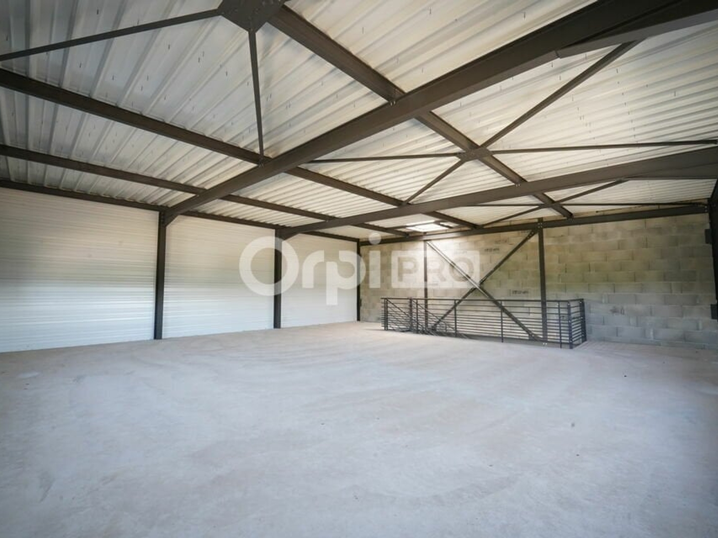 LOCAL D'ACTIVITE A VENDRE OU A LOUER