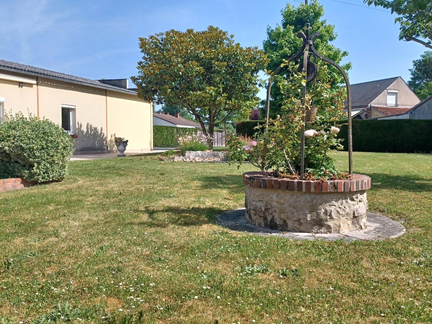 Immeuble à vendre - 262m2 - Bellegarde (45270)