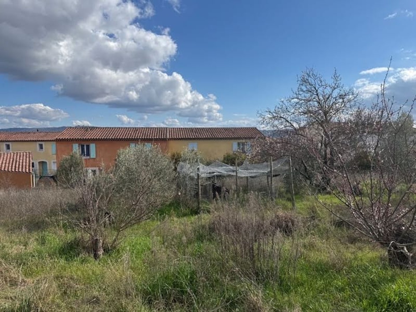 Terrain 1232 m²