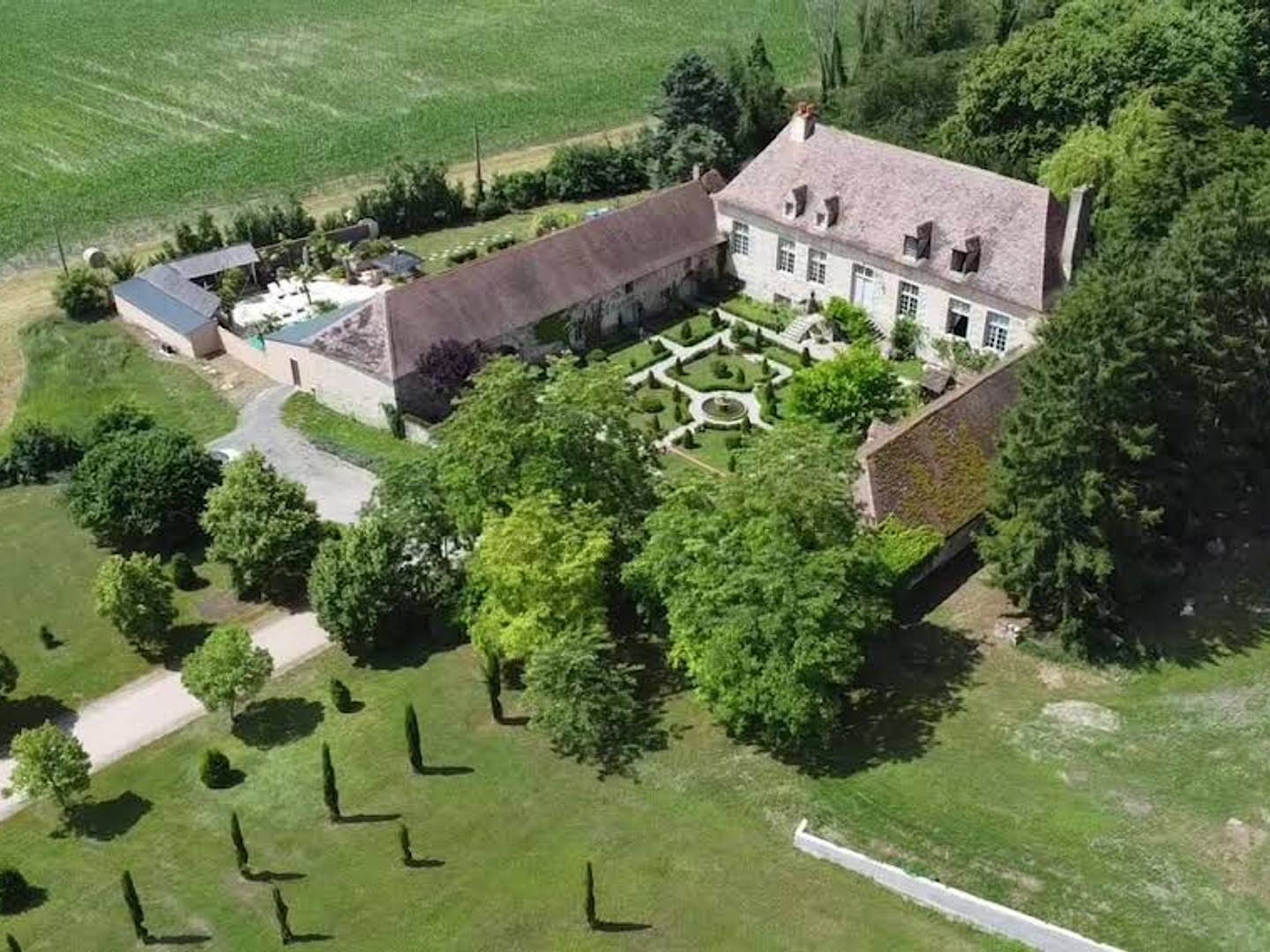 Château 9 pièces 634 m²