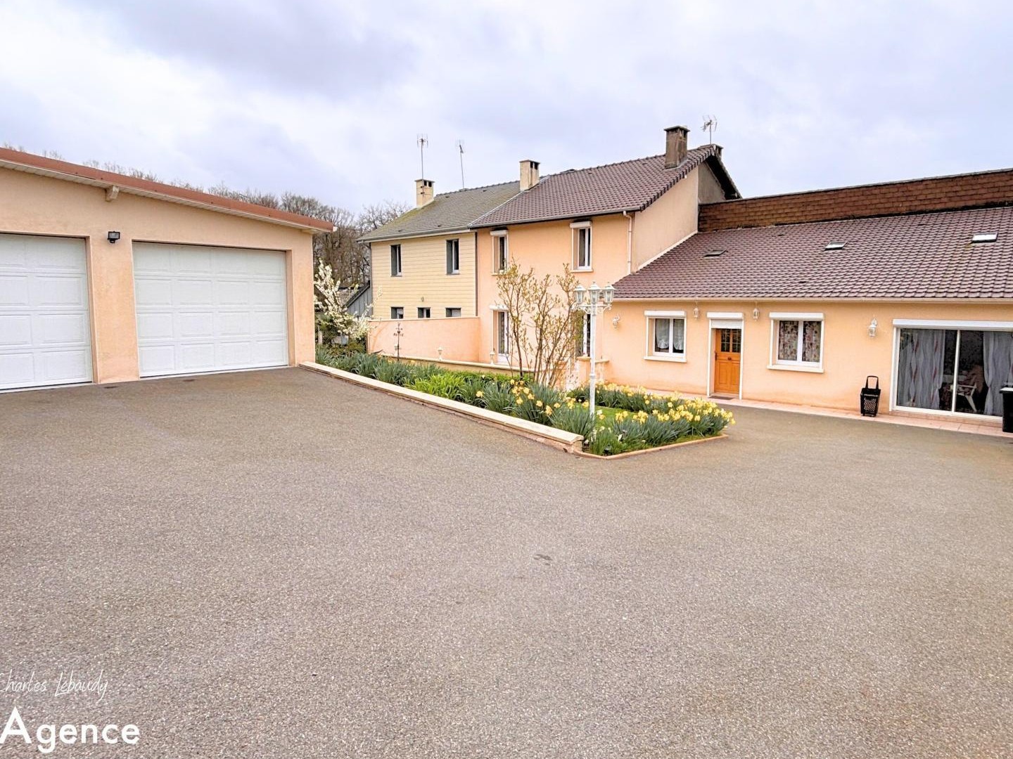 Maison 4 pièces avec double garage