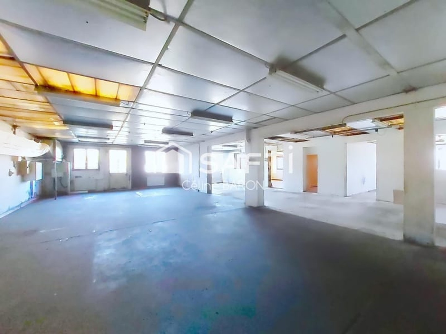 Bureaux 10 pièces 439 m²